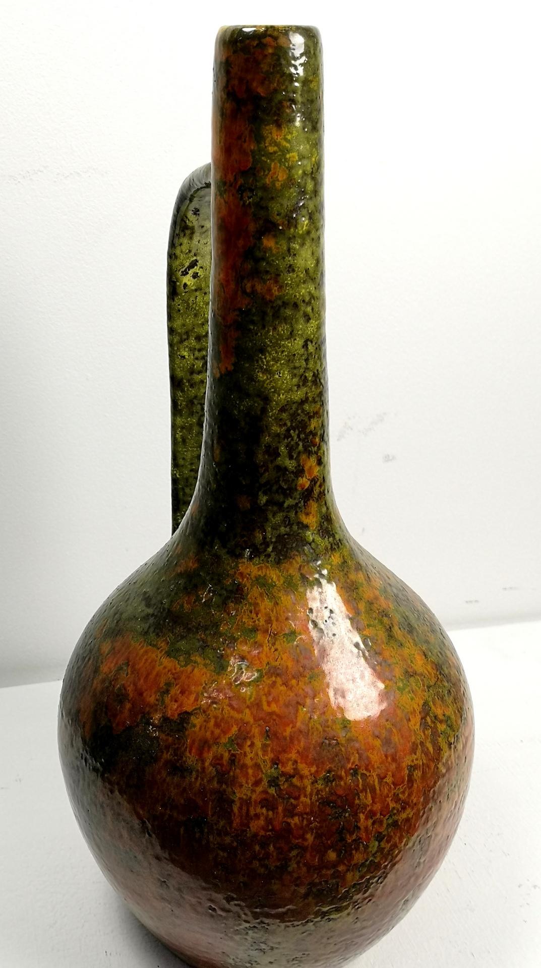 Große Keramikvase im Amphorenkrug-Stil aus der Mitte des Jahrhunderts, 1970er Jahre im Angebot 1