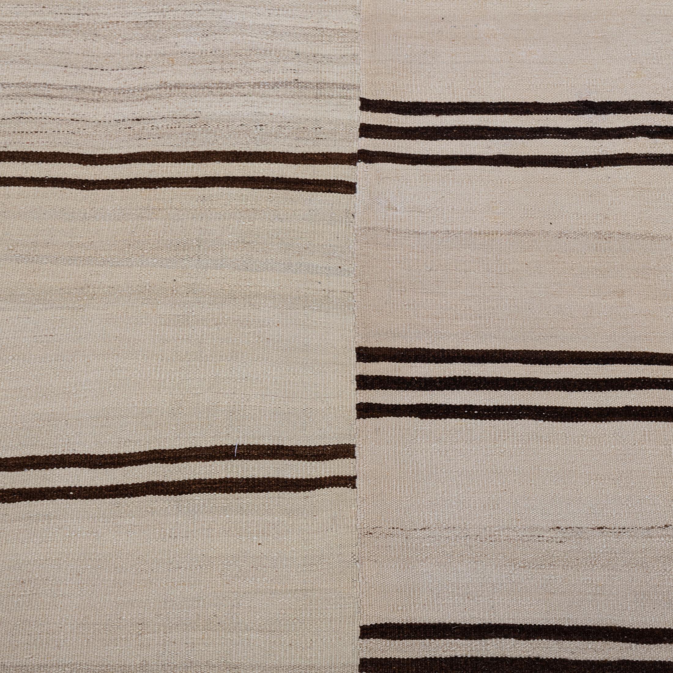 Grande Rug & Kilim in lana neutra dell'Anatolia, metà del XX secolo. in vendita 6
