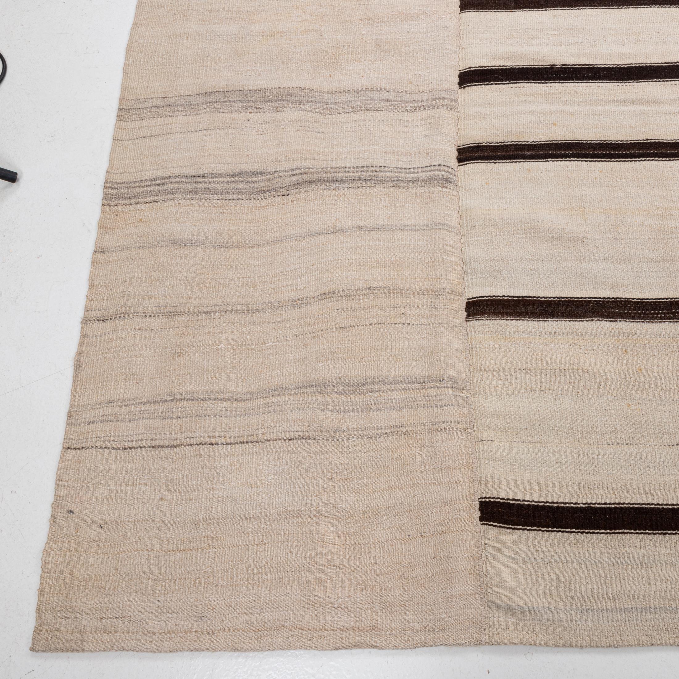 Large Anatolian Wool Kilim, Mid 20th C. For Sale 1