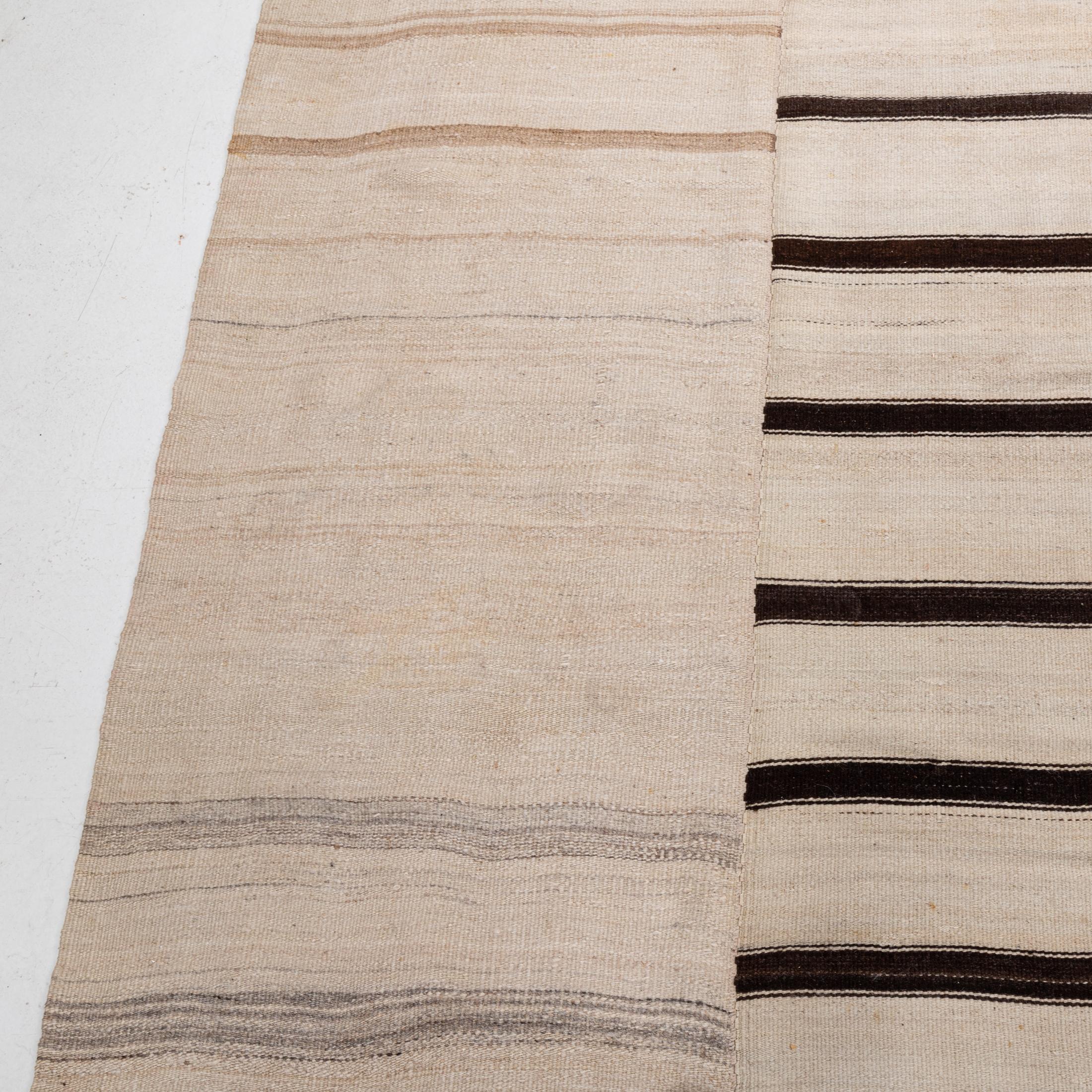 Large Anatolian Wool Kilim, Mid 20th C. For Sale 2