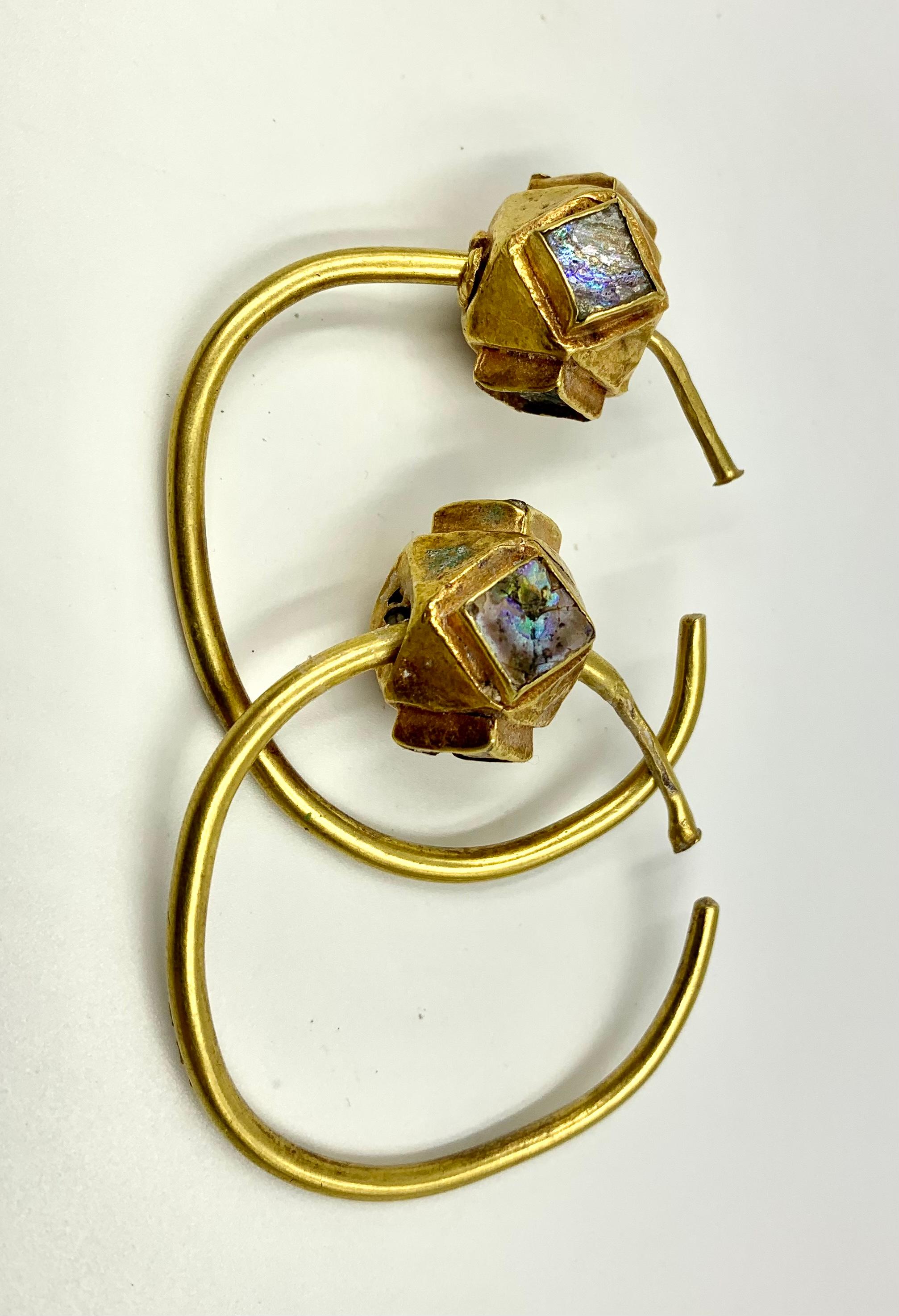 Large Ancient Byzantine Ostrogothic Gold Earrings, Circa 6th Century A.D In Good Condition For Sale In New York, NY