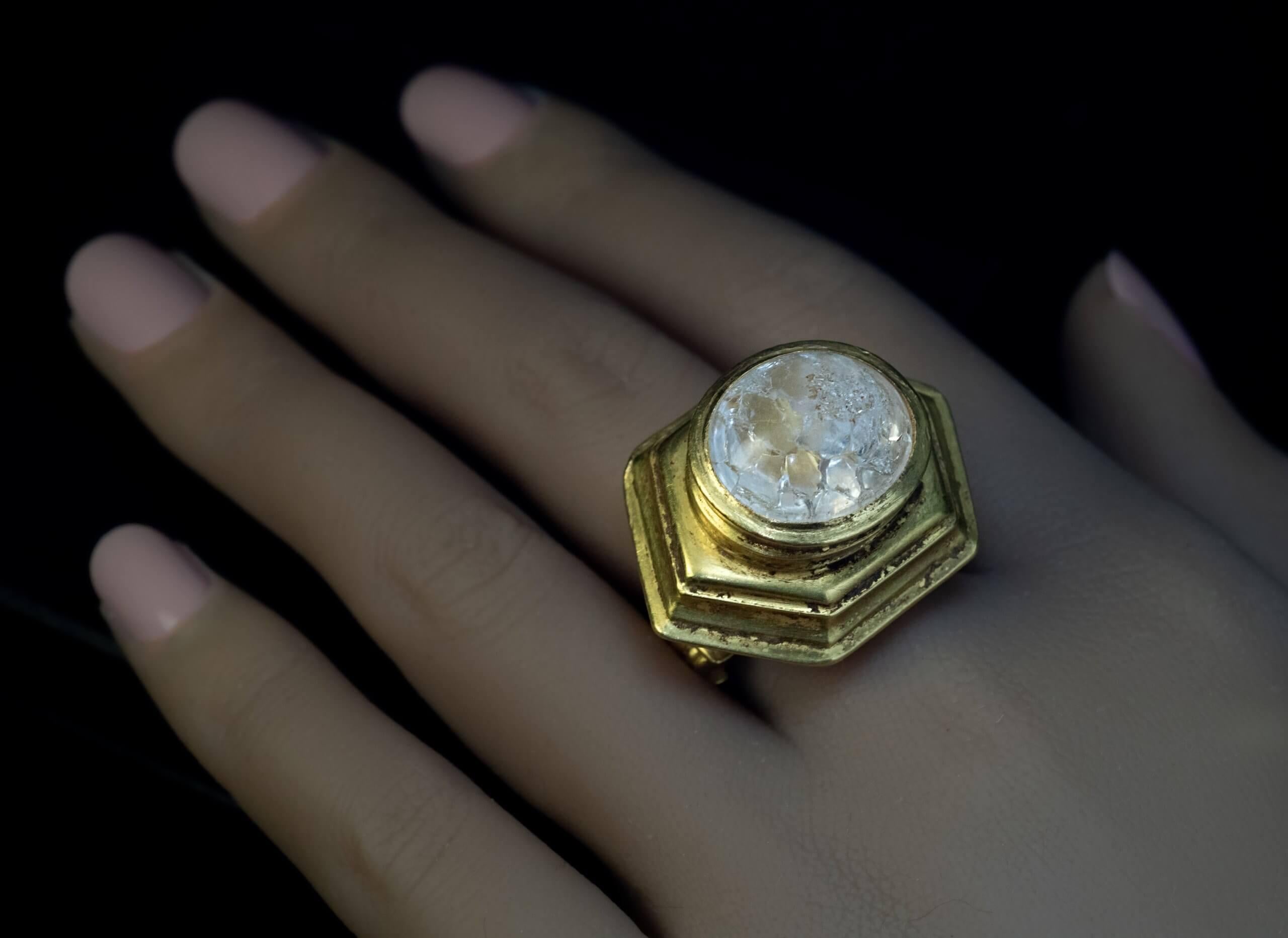 Women's or Men's Large Ancient Greek Rock Crystal Gold Ring 2nd Century BC For Sale