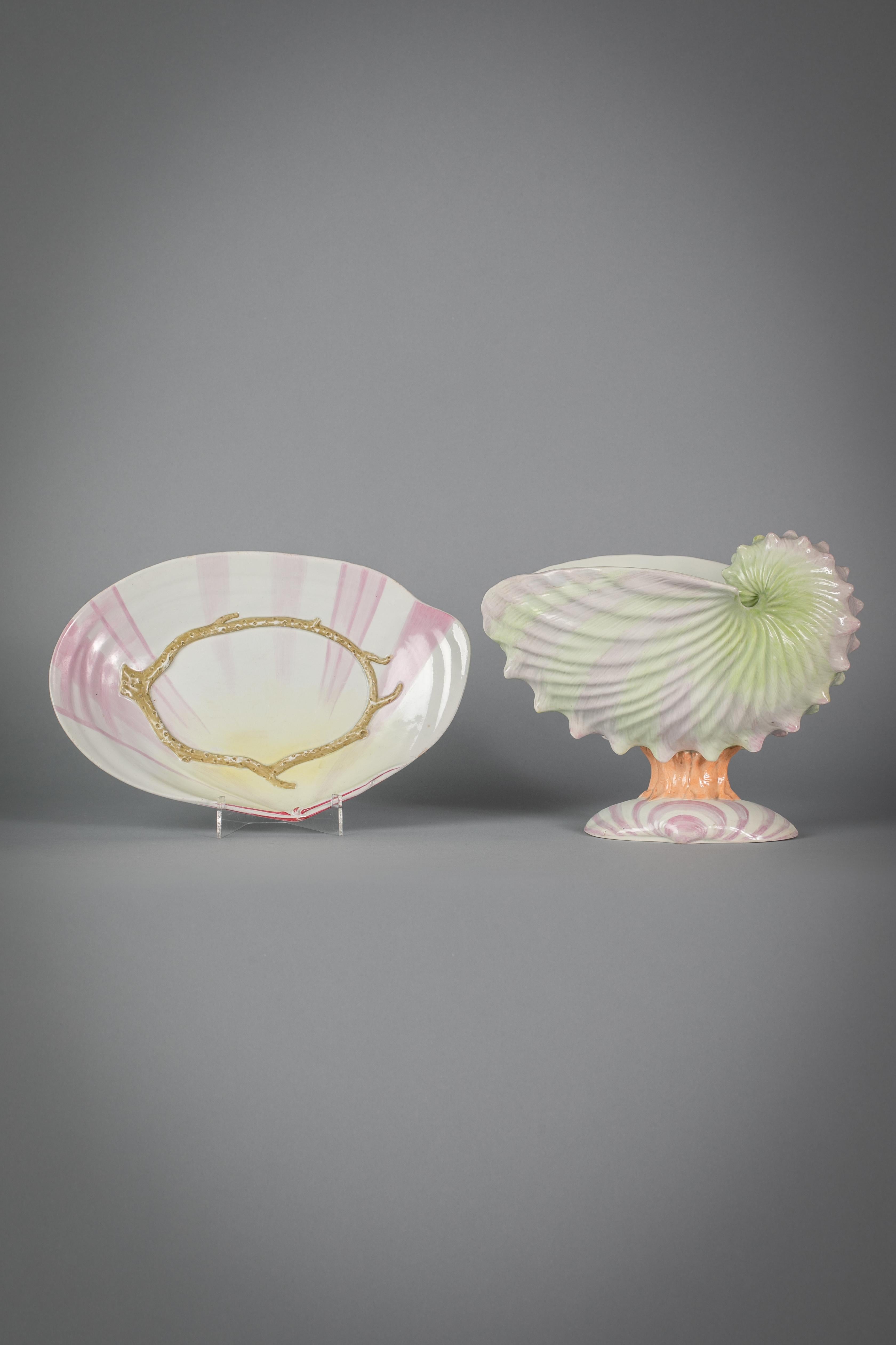 Large and Assembled Wedgwood 'Wreathed Shell' Part Dessert Service, circa 1815 For Sale 1