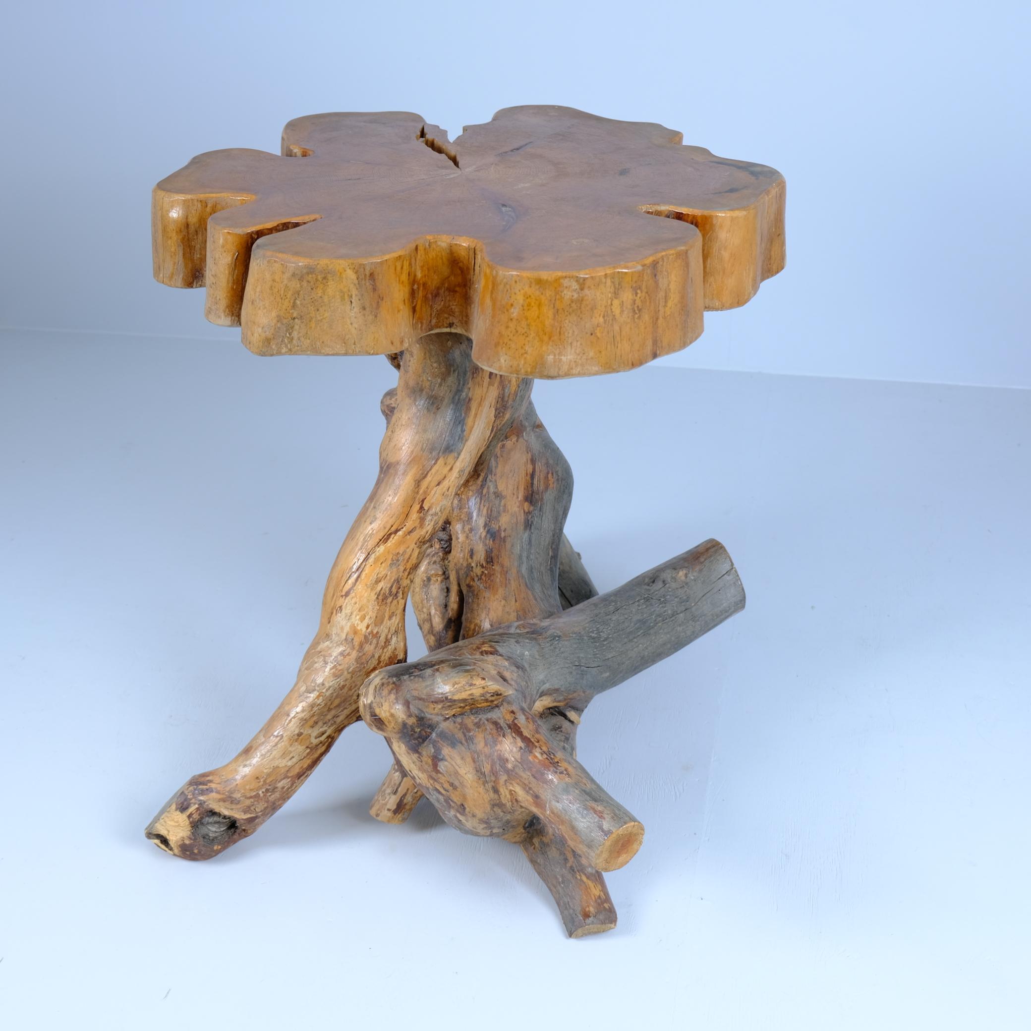Mesa grande y bonita de diseño natural orgánico finlandés de mediados de siglo, años 50 en venta 2