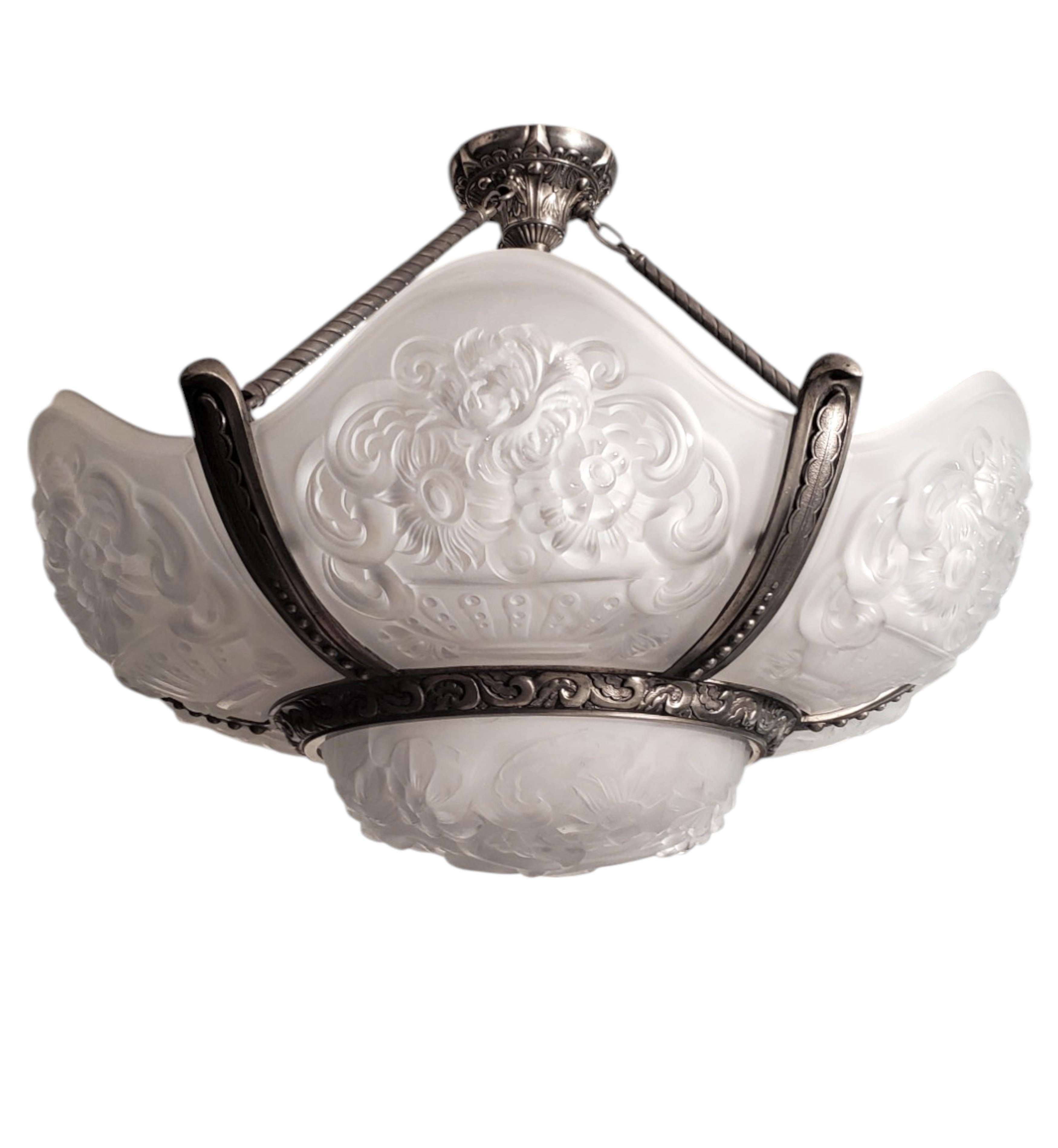 Grande lampadario Art Deco a 6 pannelli in vetro artistico a forma di fiore in nichel di VSL in vendita 7
