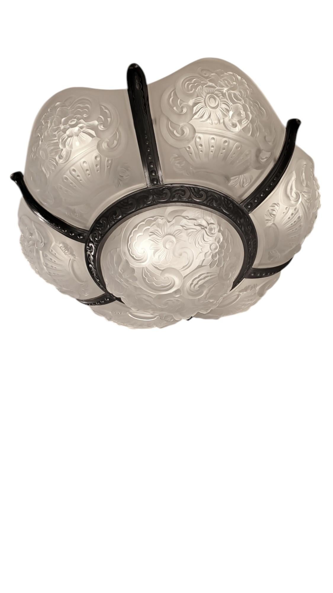 Grande lampadario Art Deco a 6 pannelli in vetro artistico a forma di fiore in nichel di VSL in vendita 8