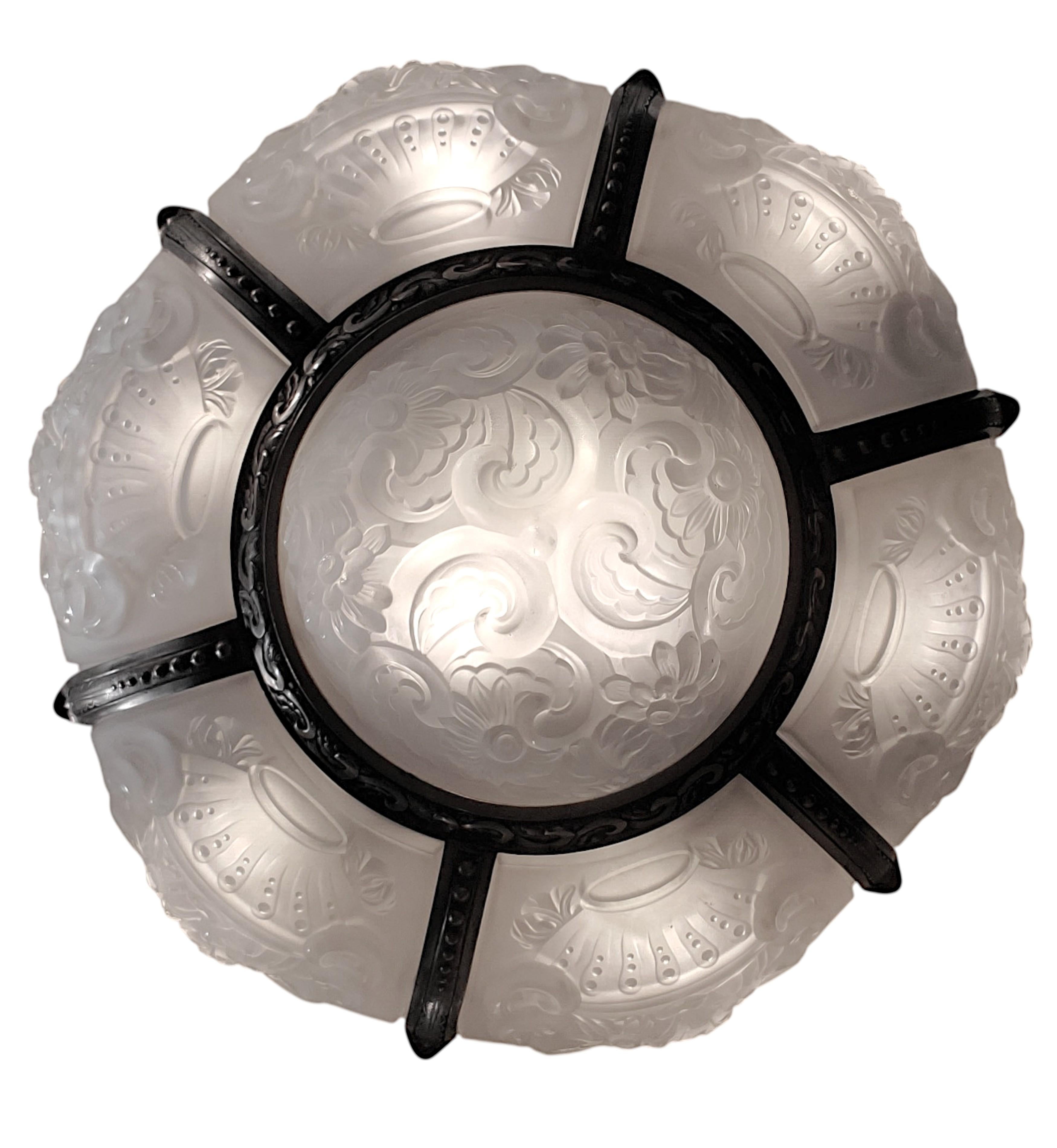 Grande lampadario Art Deco a 6 pannelli in vetro artistico a forma di fiore in nichel di VSL in vendita 9