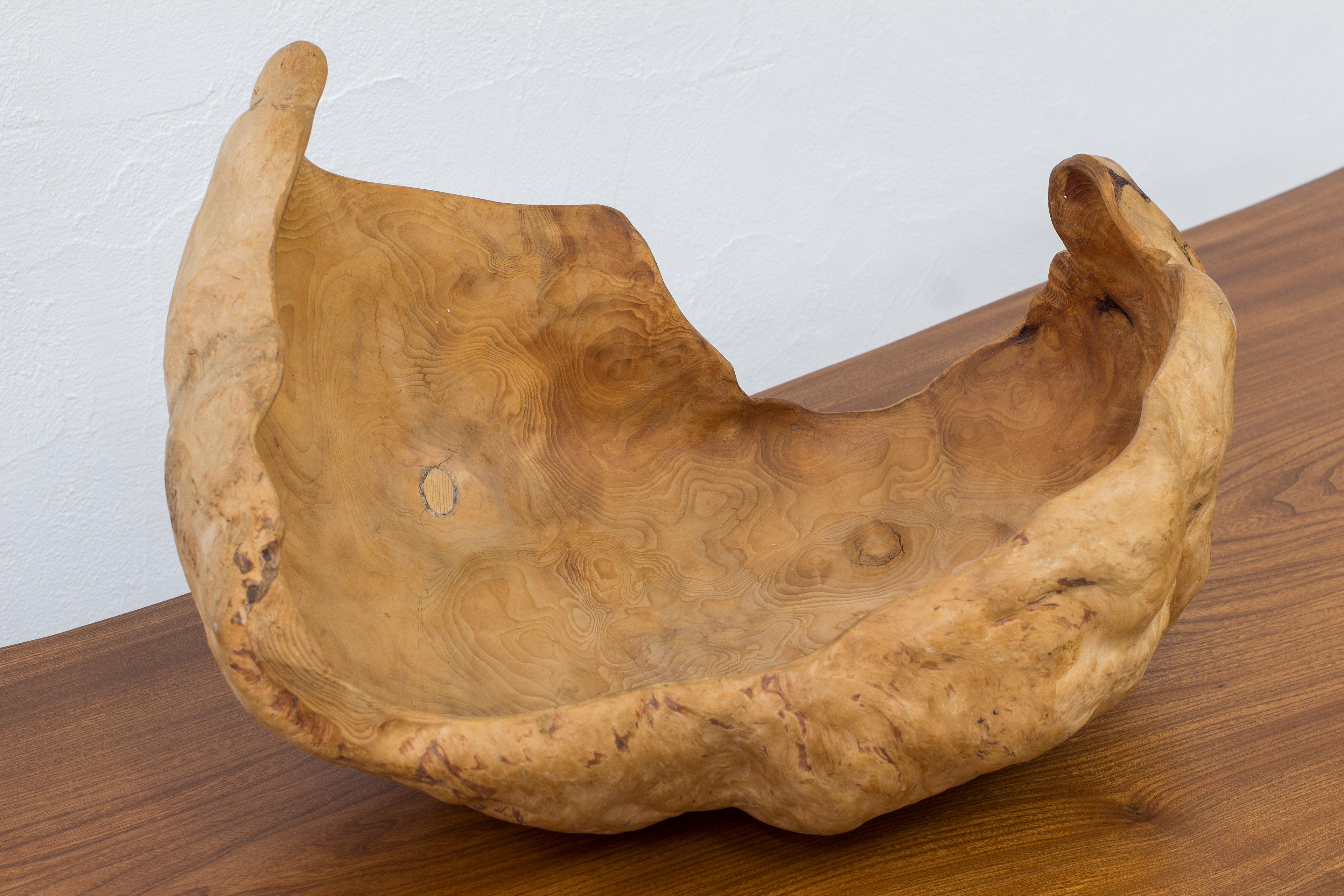 20th Century Large  and decorative Swedish made burl knot wood bowl, 20th century For Sale