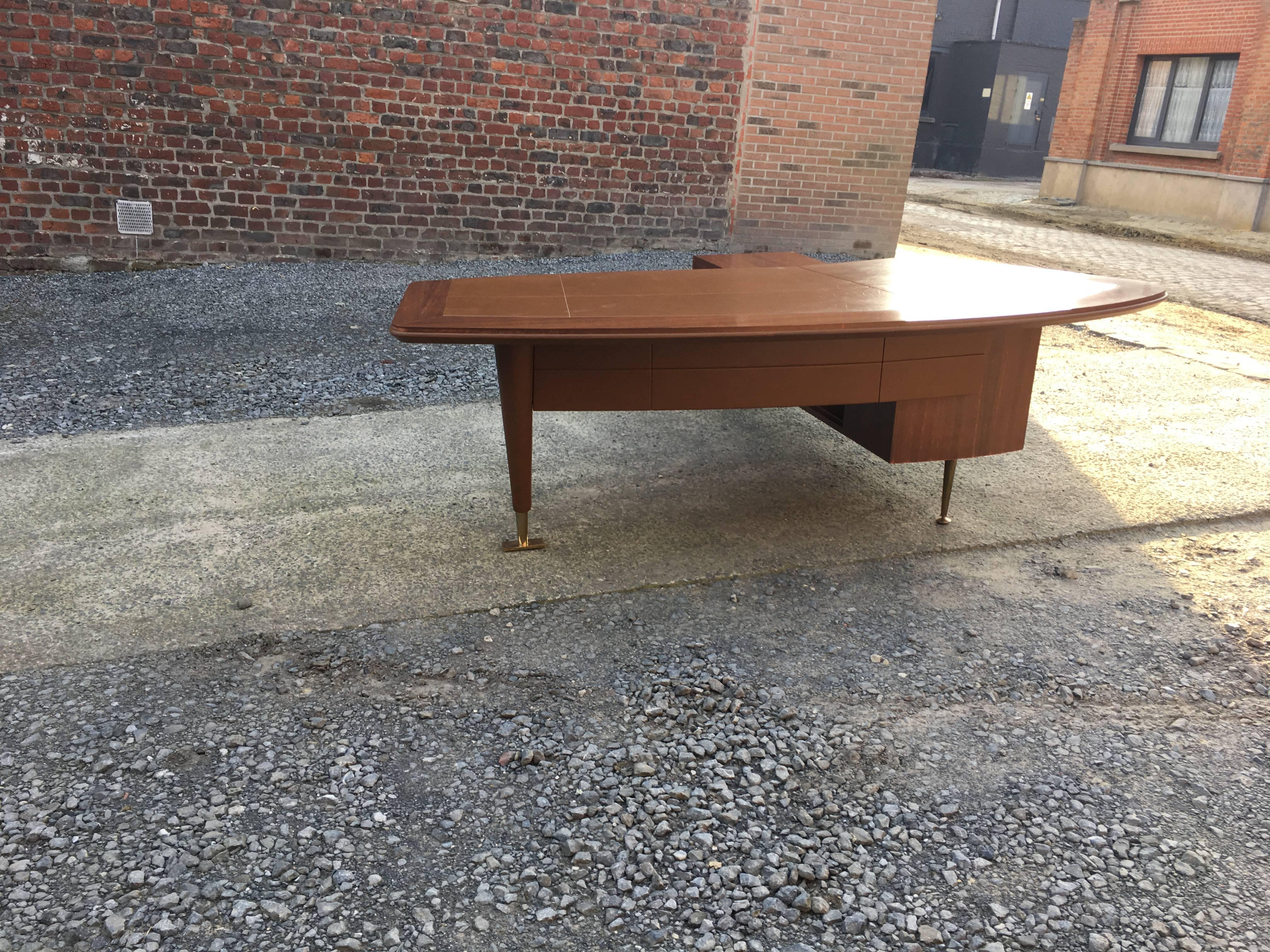 Mid-Century Modern Large and Elegant Desk in Mahogany, Formica and Faux Leather, circa 1960 For Sale
