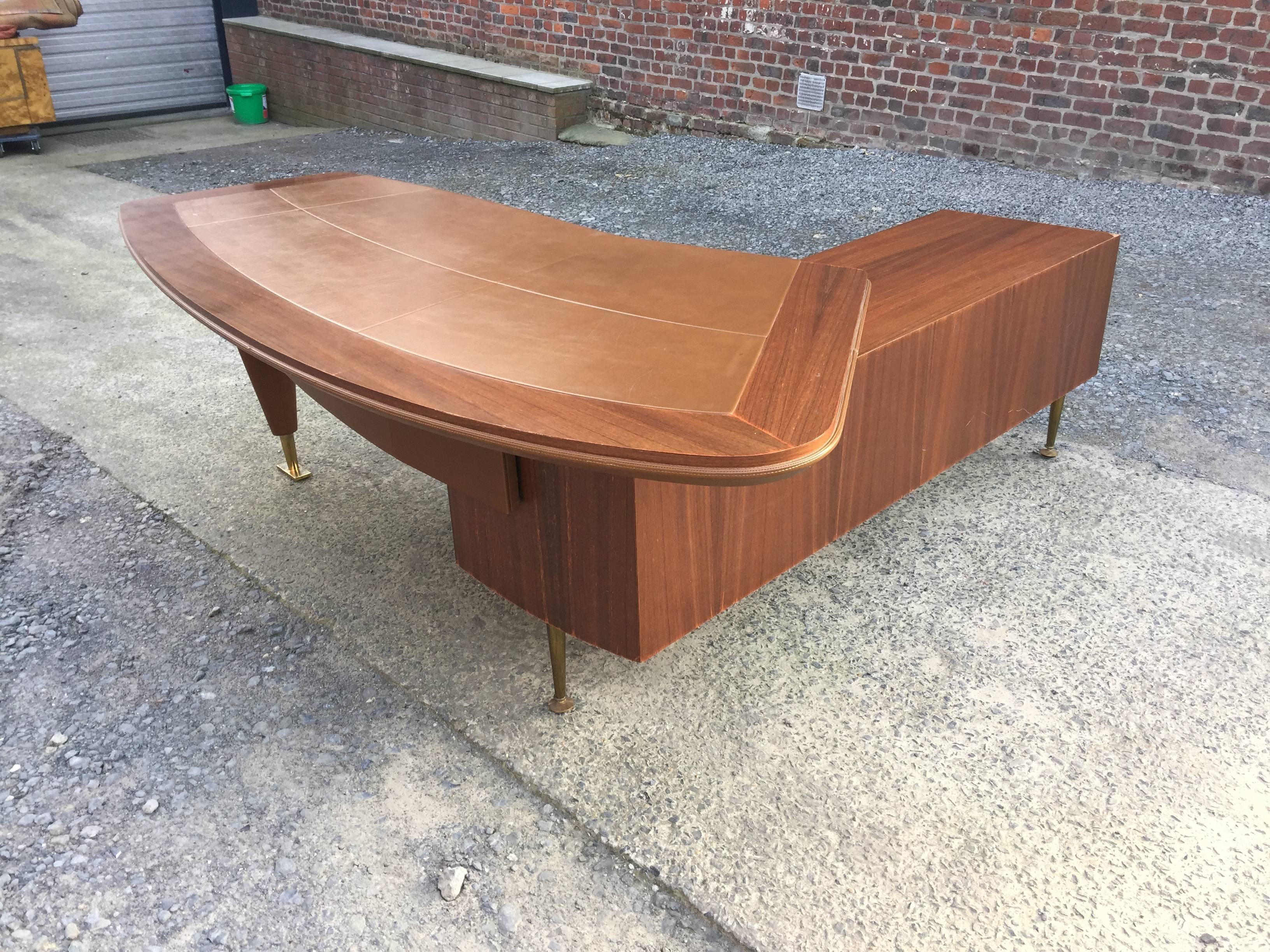 European Large and Elegant Desk in Mahogany, Formica and Faux Leather, circa 1960 For Sale