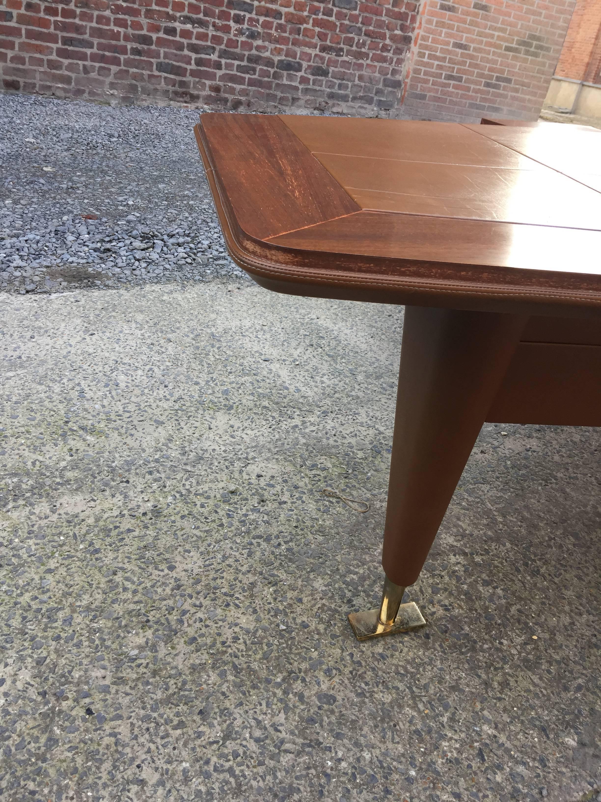 Mid-20th Century Large and Elegant Desk in Mahogany, Formica and Faux Leather, circa 1960 For Sale