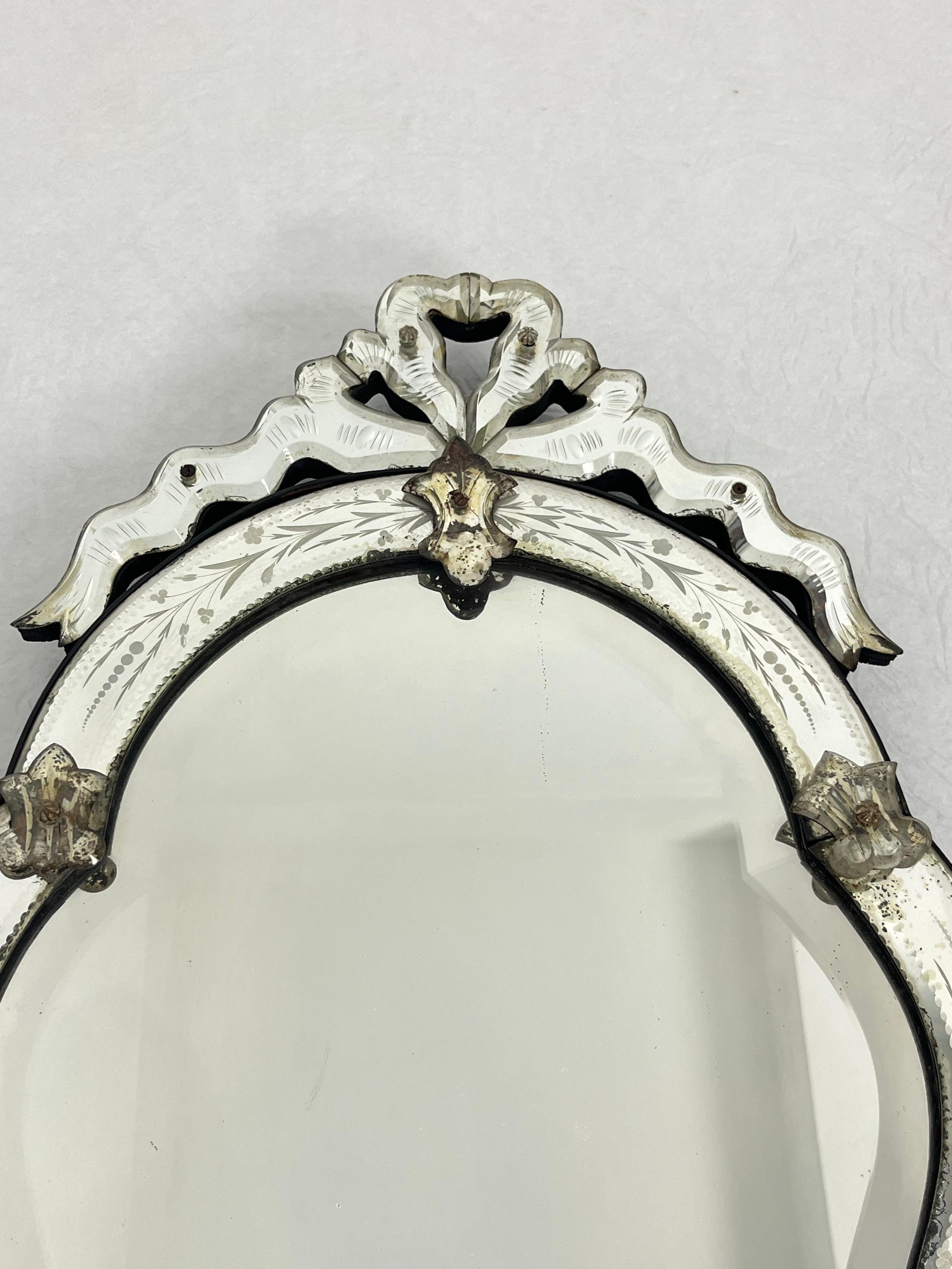 Grand et élégant miroir mural en verre de Murano du milieu du siècle dernier, années 1940 Bon état - En vente à Palermo, IT