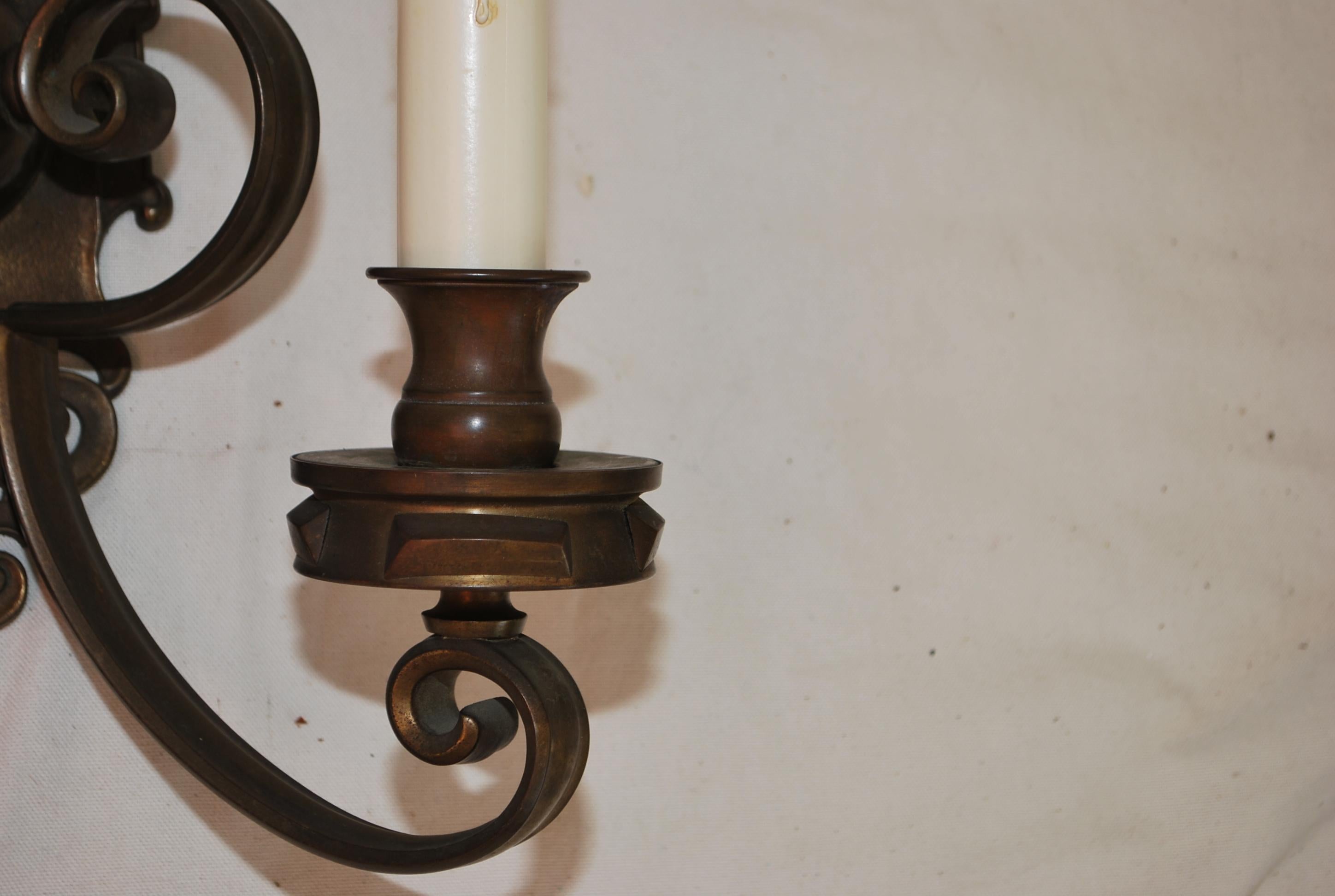 Large and elegant pair of 1920's brass sconces In Good Condition For Sale In Los Angeles, CA