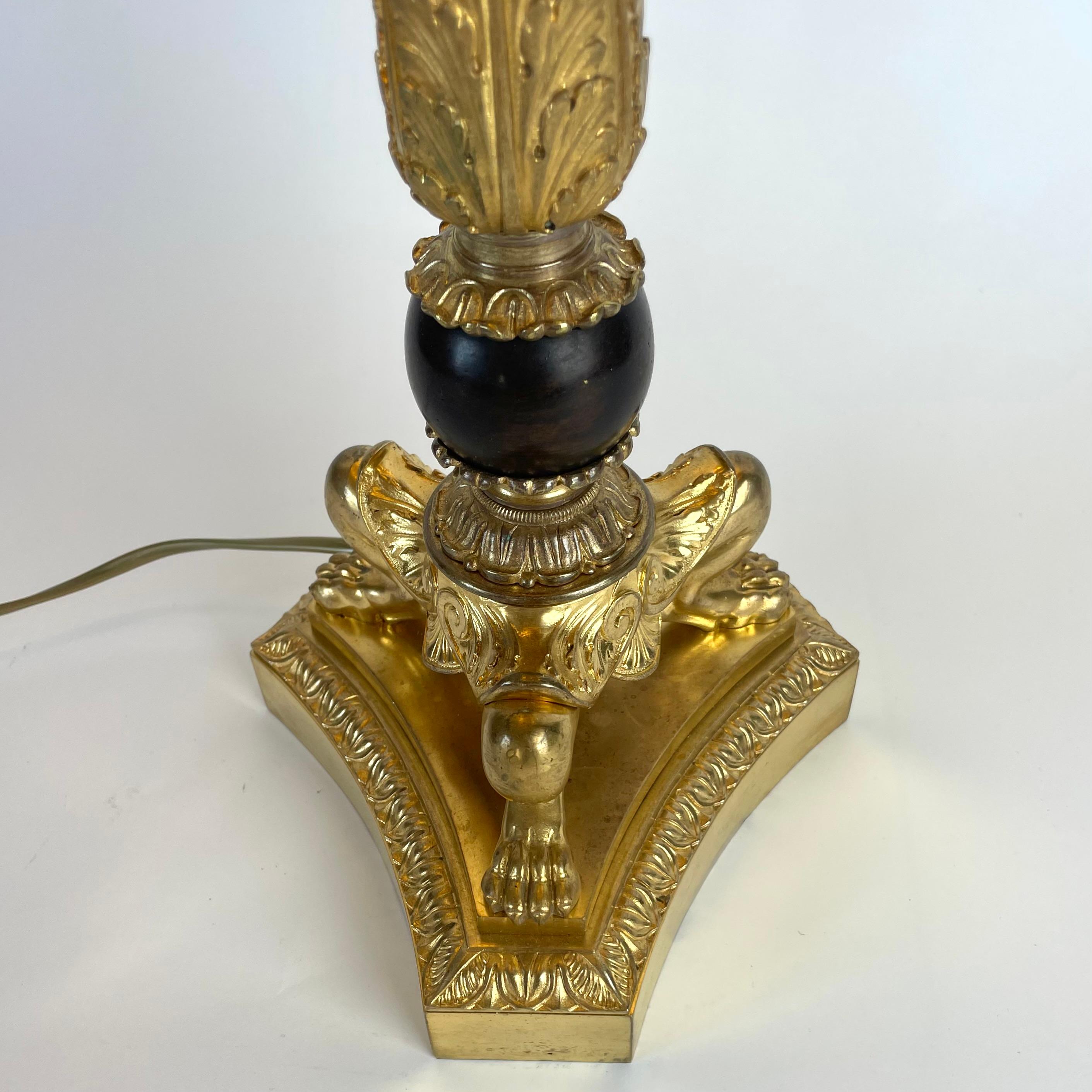 Patinated Large and elegant Table Lamp in Empire style - Early 20th Century For Sale