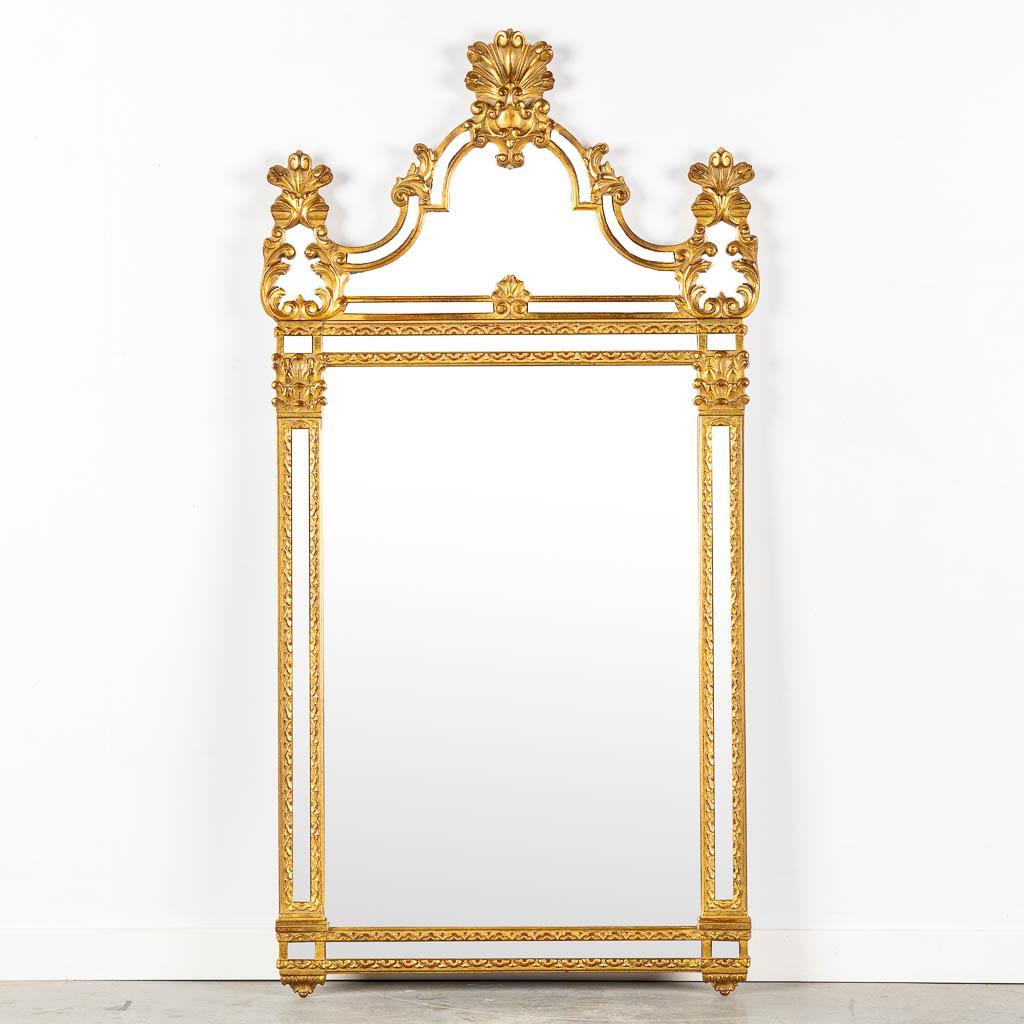 Grand et exquis miroir encadré doré de style Louis XVI par Deknudt

Deknudt
Deerlijk, Belgique ; XXe siècle
Verre, cadre en verre vieilli et doré

Taille approximative :  49,25 (h) x 23,6 (l) x 2 (p) po.

Témoignage de qualité, Deknudt est un maître