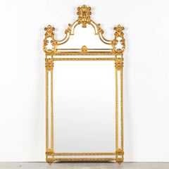 Grande e squisito specchio con cornice dorata in stile Luigi XVI di Deknudt
