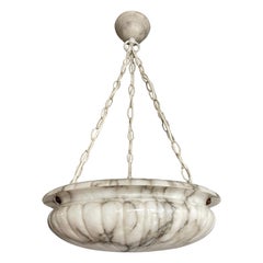 Großer und feiner schwarz-weißer antiker Alabaster-Anhänger-Kronleuchter mit Mint-Zustand