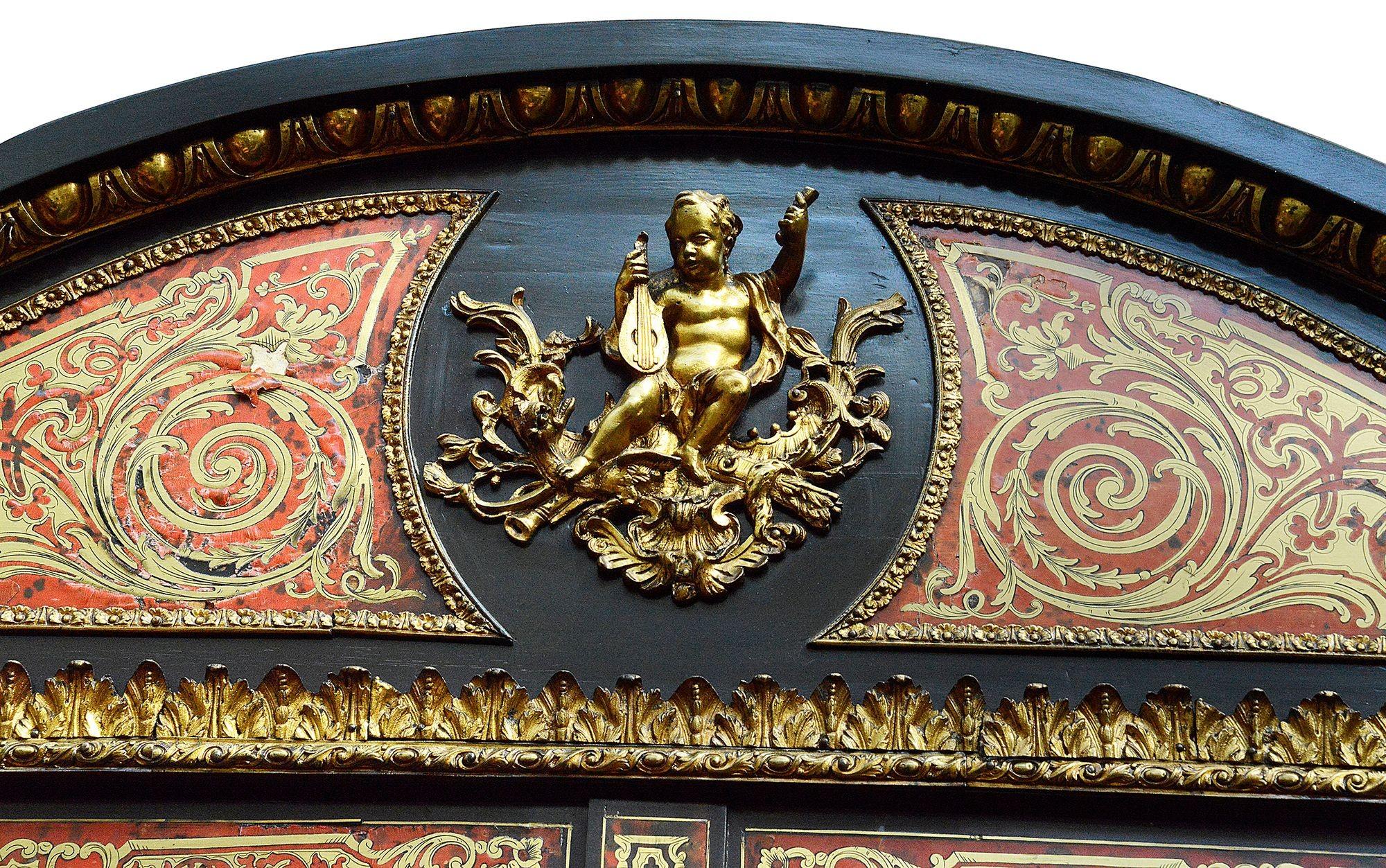 Ottone Grande e imponente vetrina Boulle francese del XIX secolo. in vendita