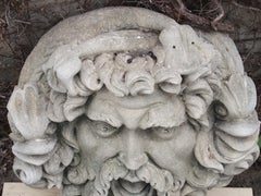 Grande et impressionnante sculpture murale italienne en forme de Neptune ou bec de fontaine