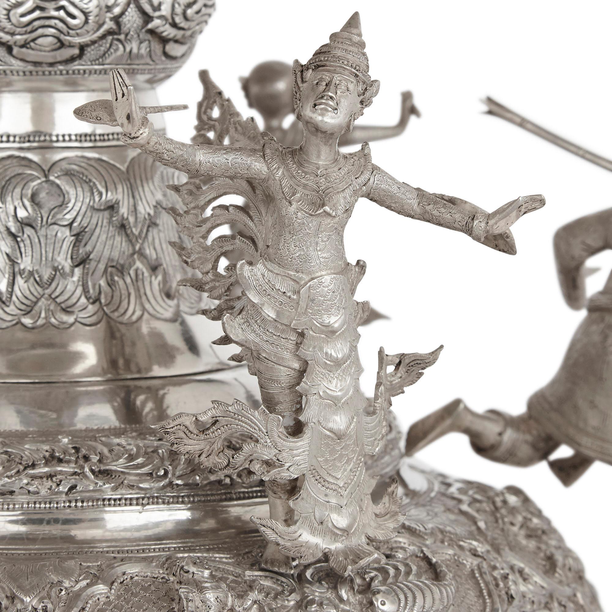 Large and Impressive Silver Centrepiece Vase from Burma In Good Condition In London, GB