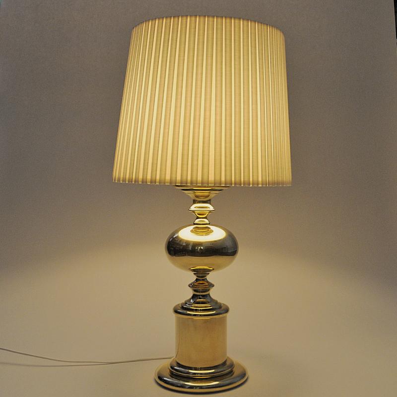 Swedish Large and Lovely Midcentury Brass Table Lamp by Enco, Sweden, 1960s For Sale