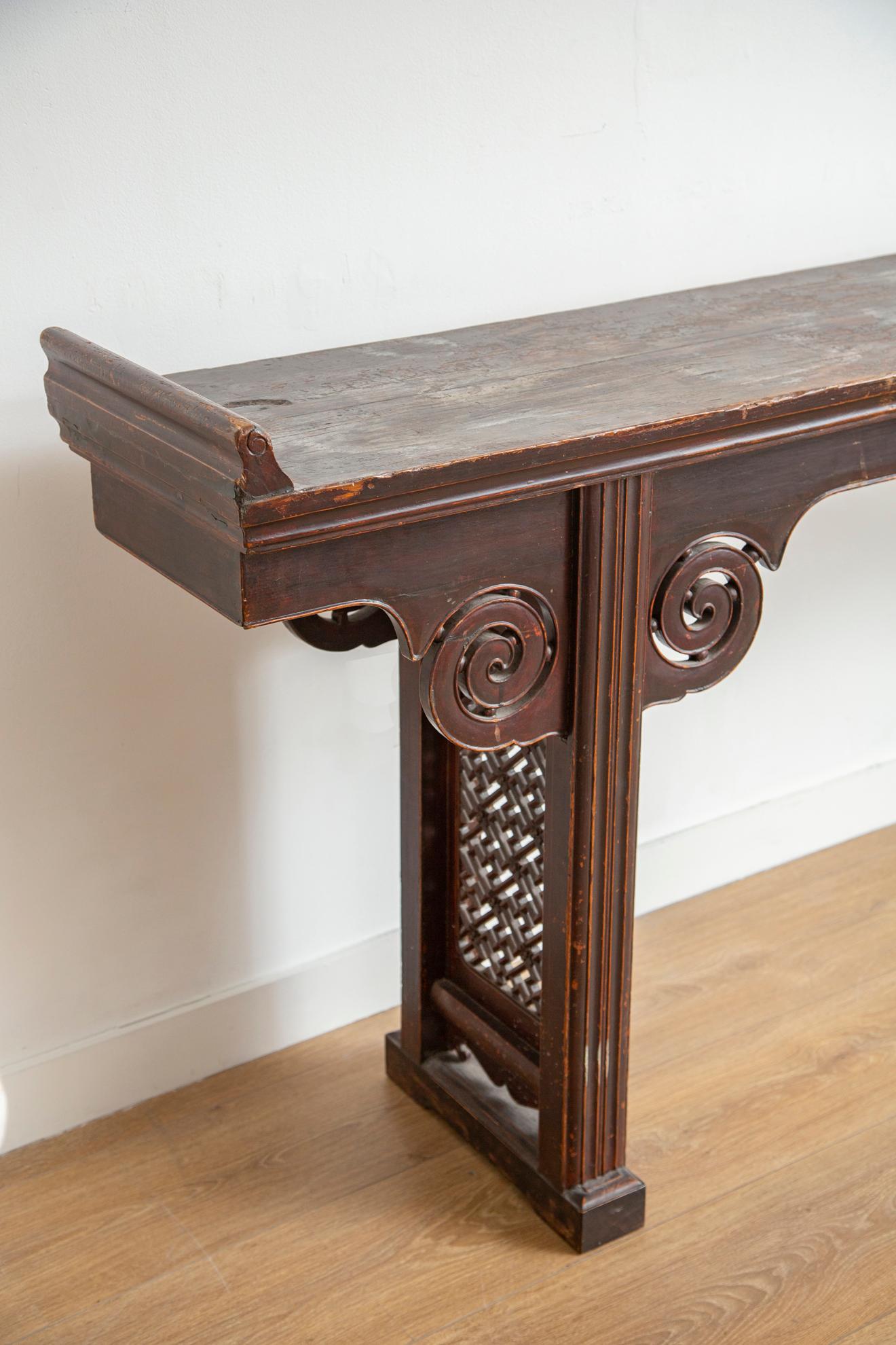 Consola de altar china grande y estrecha, Siglo XX siglo XX en venta