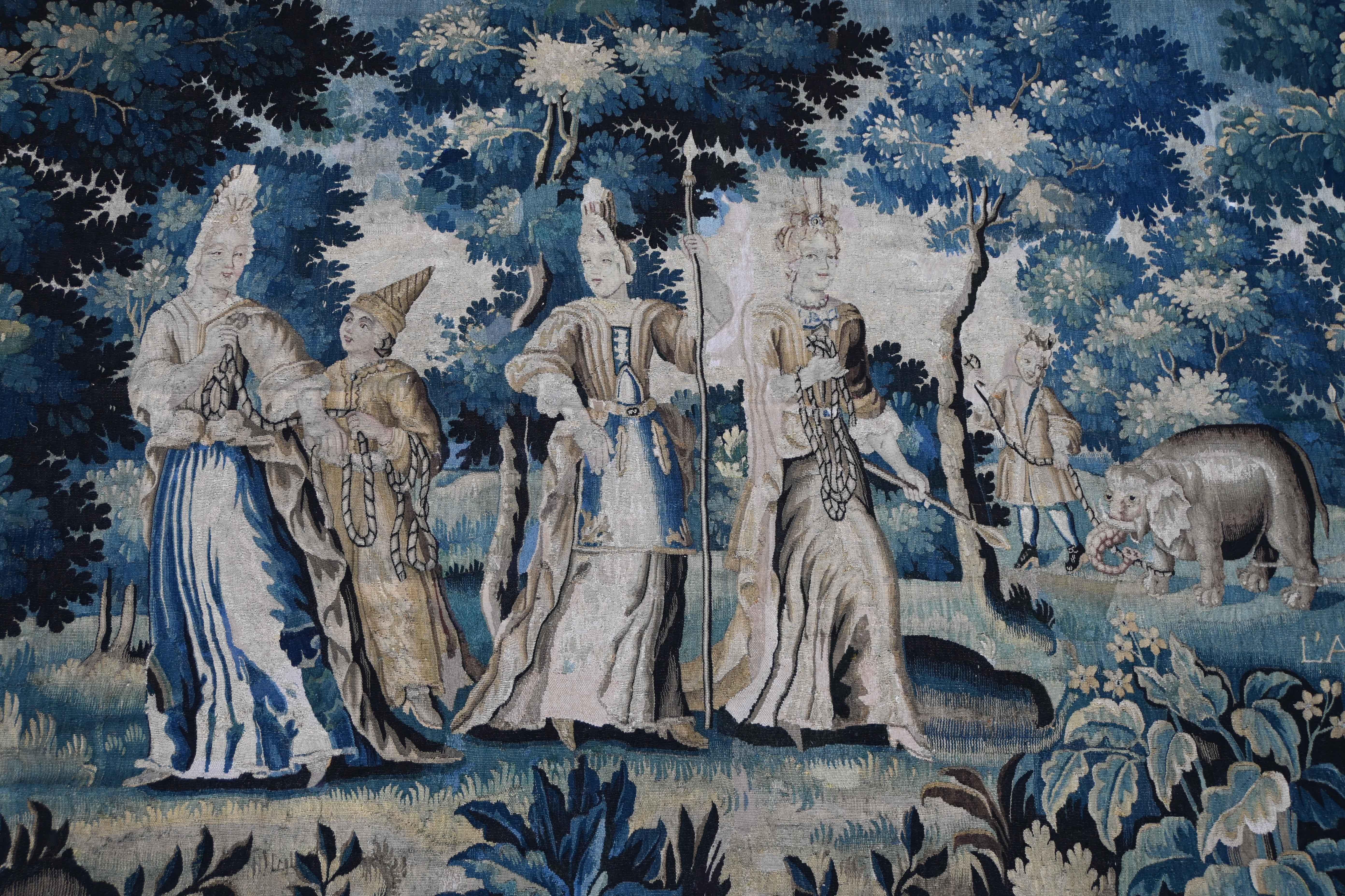 Aubusson large and rare 17th century tapestry (elephanteau) - N°1340 For Sale
