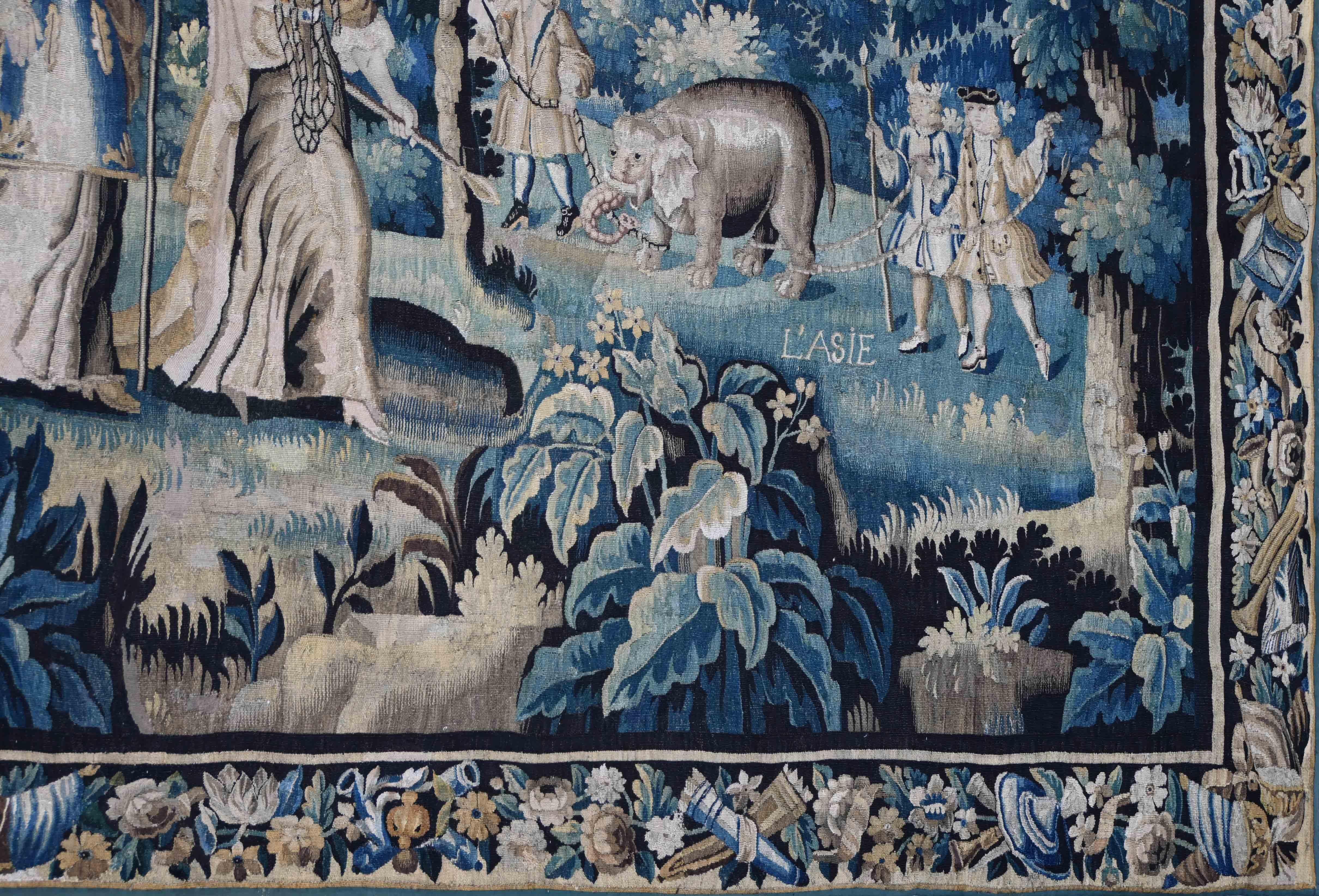 large and rare 17th century tapestry (elephanteau) - N°1340 In Excellent Condition For Sale In Paris, FR