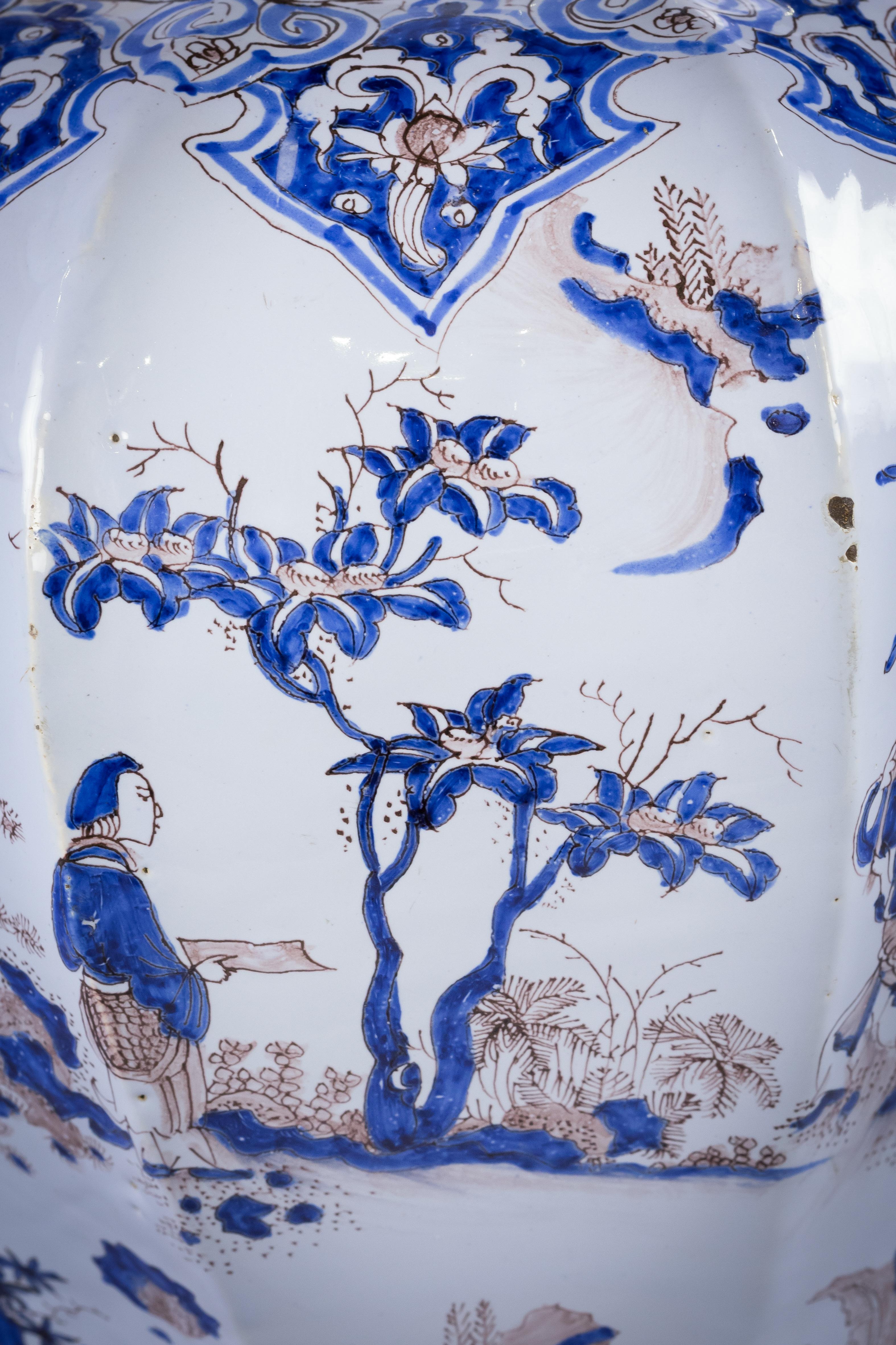 Large and Rare French Faience Chinoiserie Covered Temple Jar, Nevers, circa 1740 In Good Condition For Sale In New York, NY