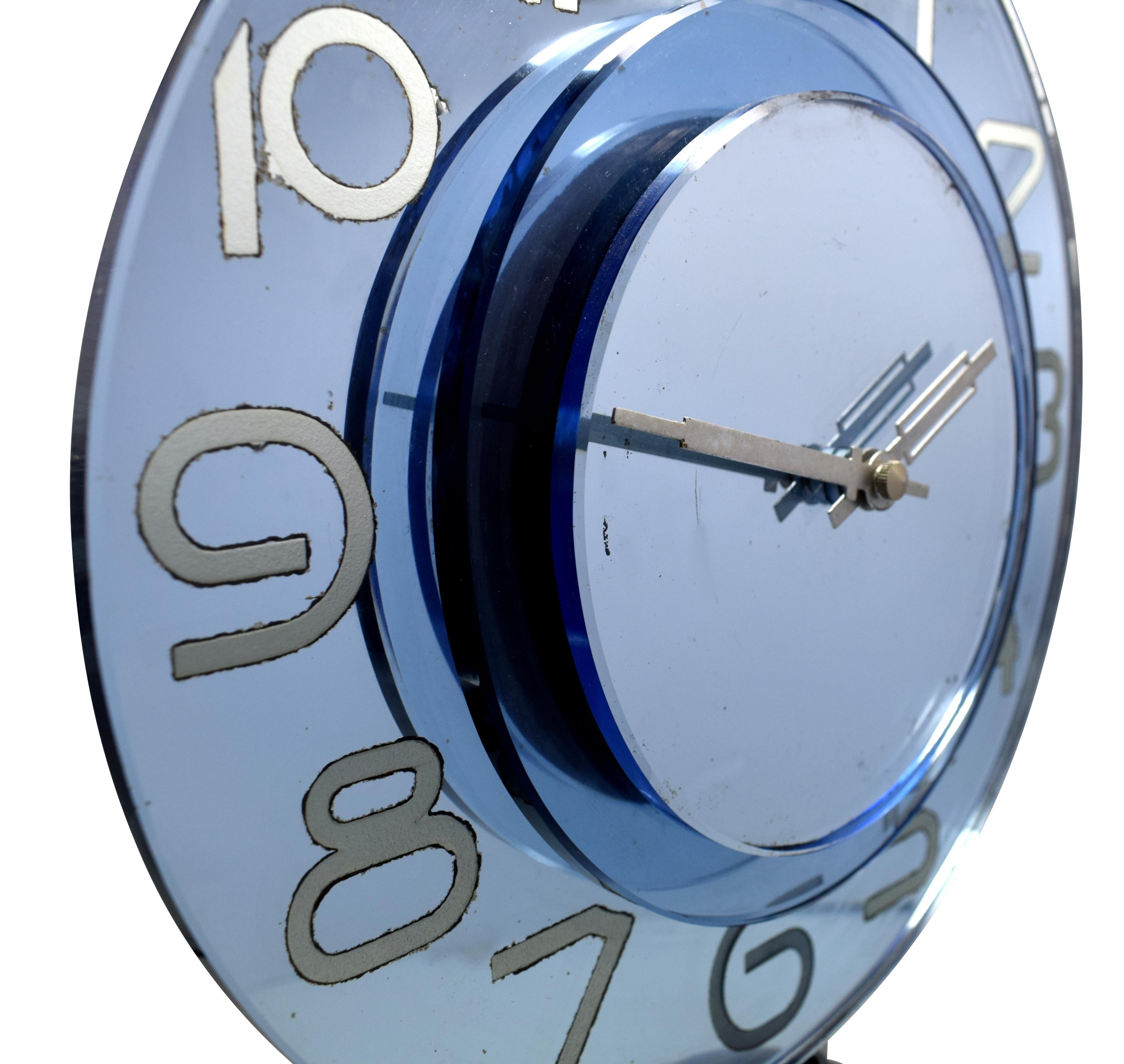 Large and Rare Model Modernist Art Deco Blue Mirror Clock, circa 1935 For Sale 1
