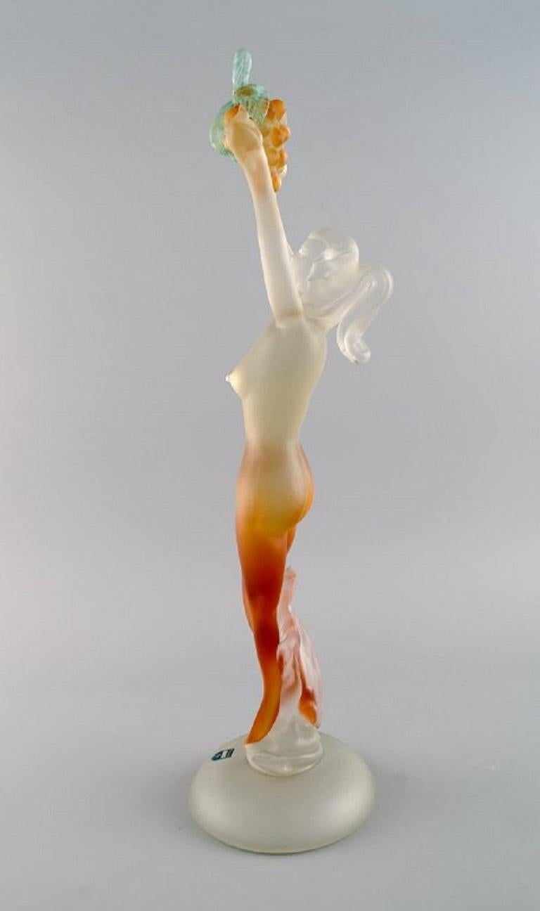 Grande y rara escultura de Murano en vidrio artístico soplado, Mujer con uvas en Excelente estado para la venta en Copenhagen, DK
