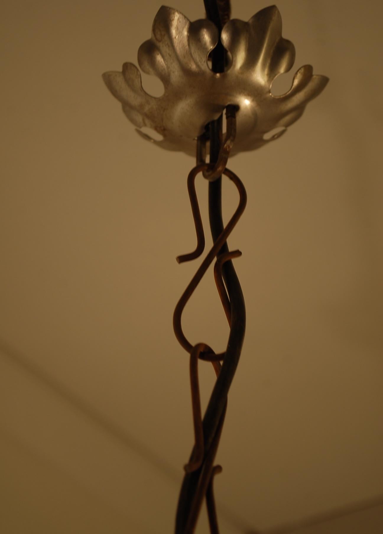 Lampe à suspension vénitienne de forme rare en verre d'ambre de Murano soufflé à la bouche dans un cadre en vente 11