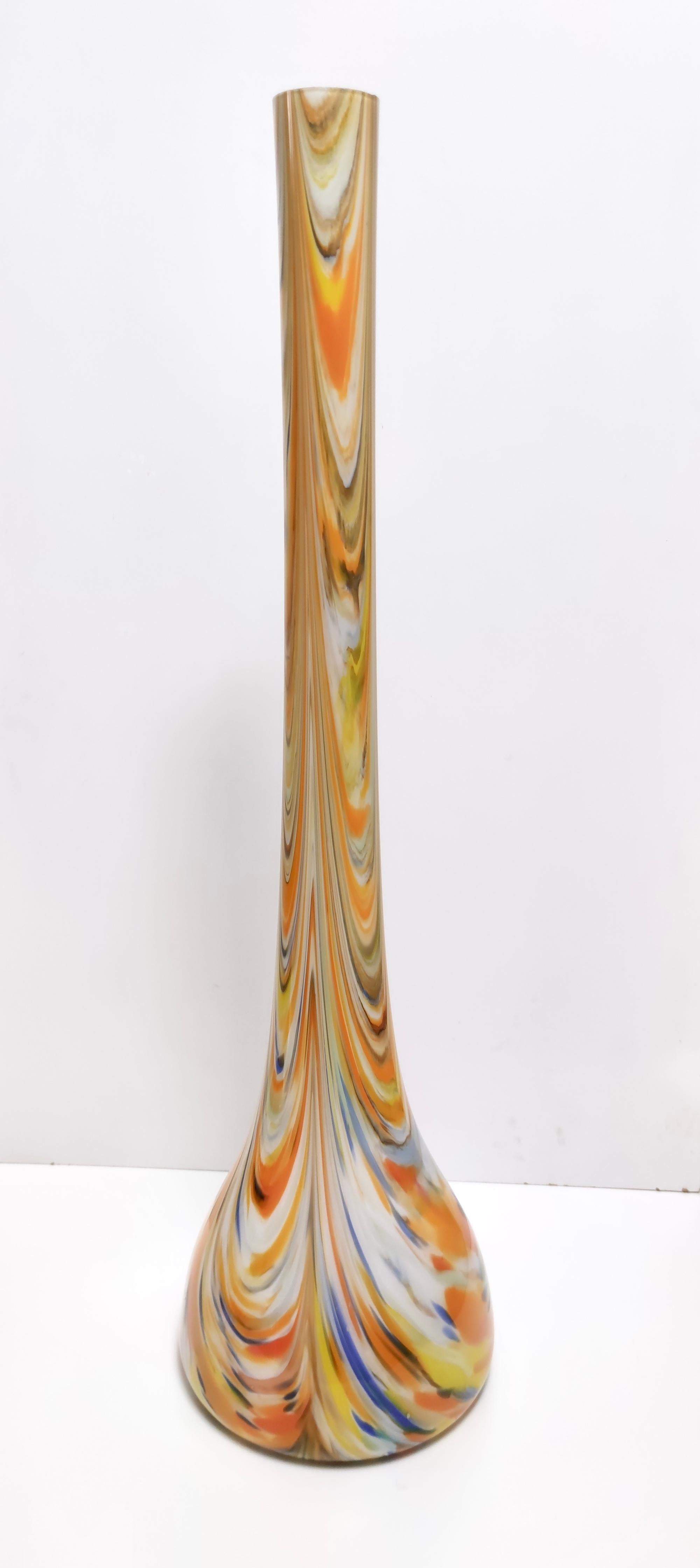 italien Grand et rare vase en verre orange Fenicio attribué à Fratelli Toso, Italie en vente