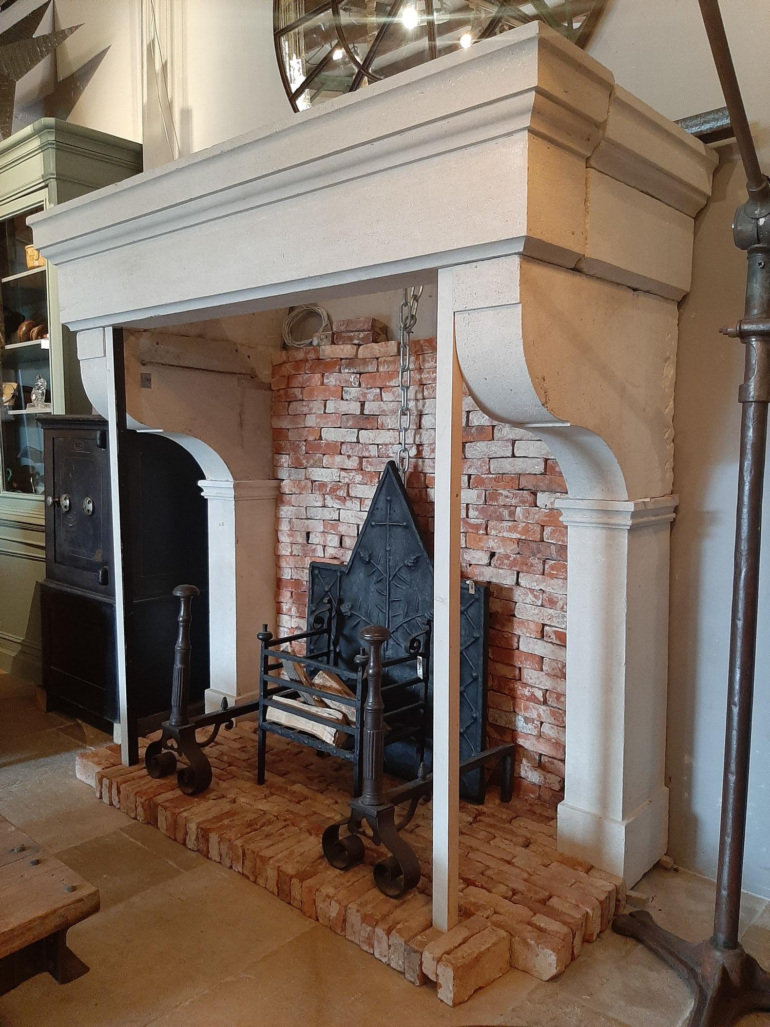 French Large and Sleek 19th Century Limestone Castle Fireplace For Sale