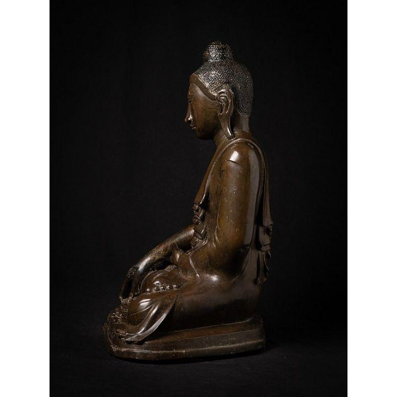 Large and Special Bronze Burmese Mandalay Buddha from Burma For Sale 15