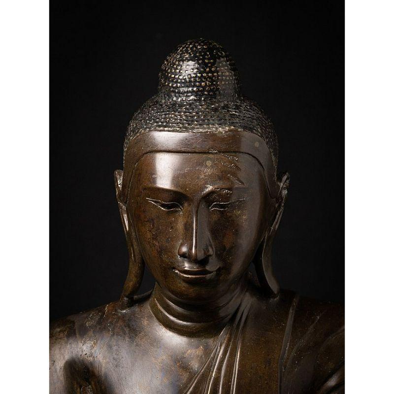 Large and Special Bronze Burmese Mandalay Buddha from Burma In Good Condition For Sale In DEVENTER, NL