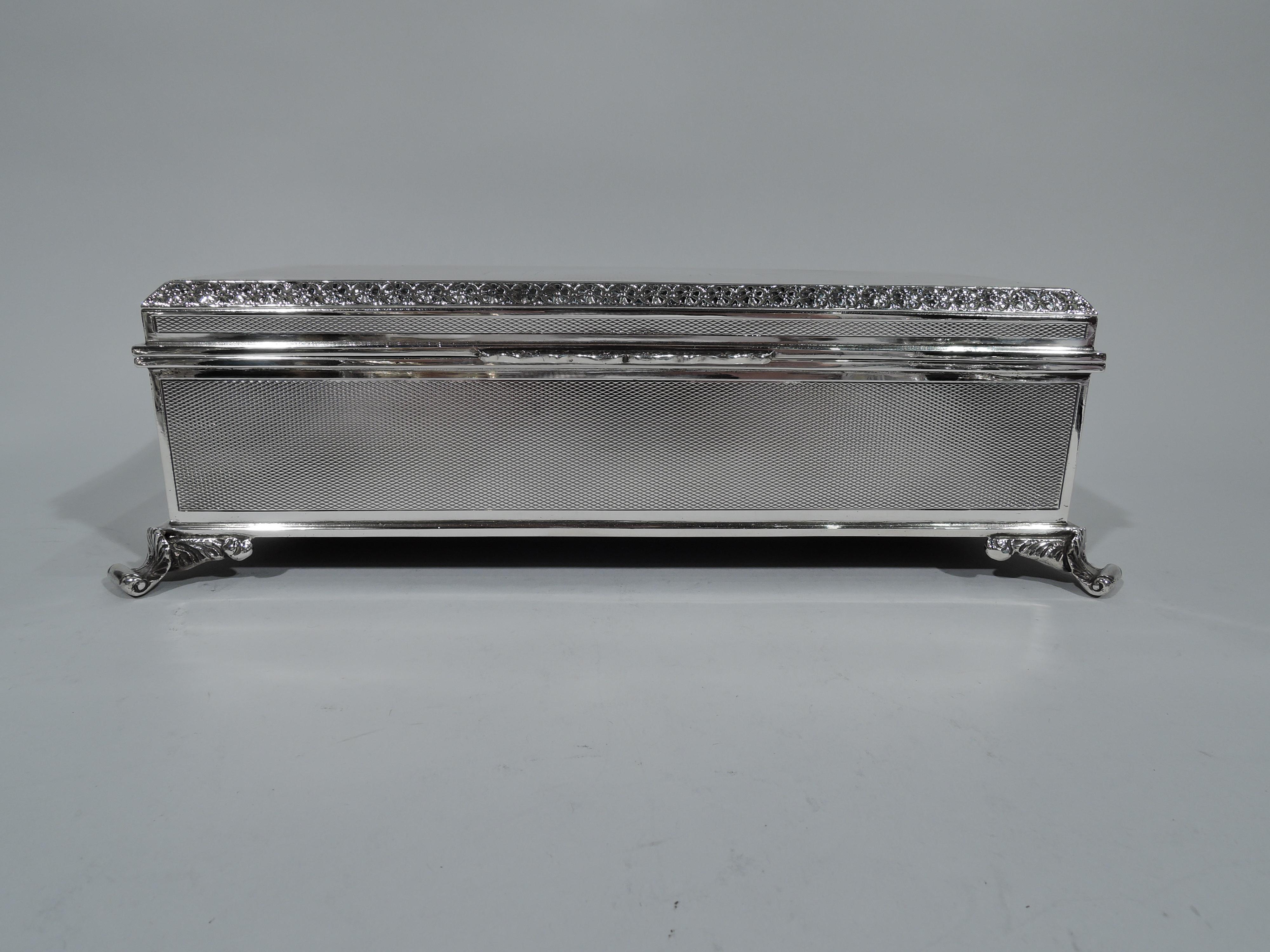 Large and Striking English Art Deco Modern Sterling Silver Casket Box In Excellent Condition In New York, NY