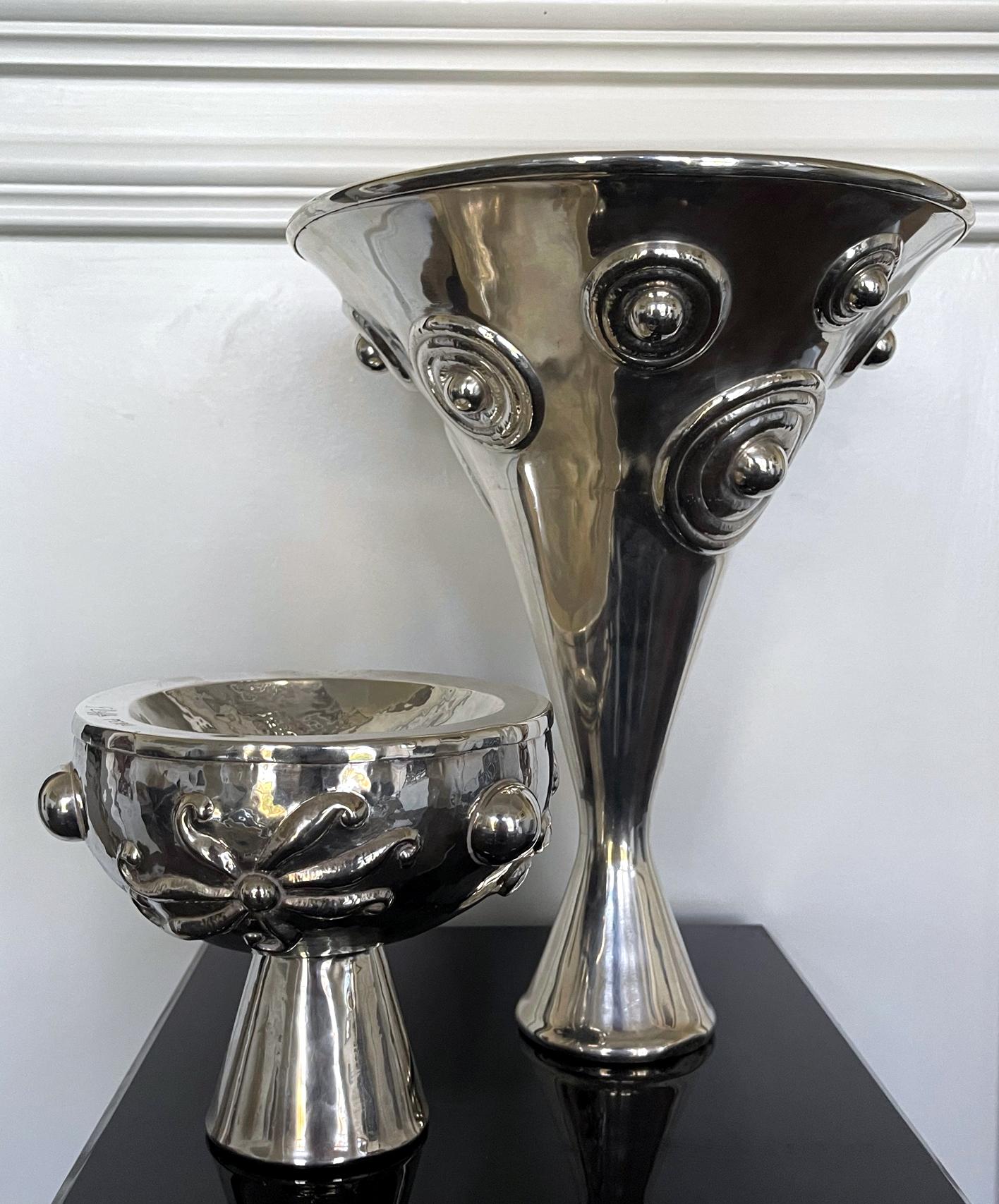 Large and Stunning Sculptural Silver Vessel Graziella Laffi For Sale 11
