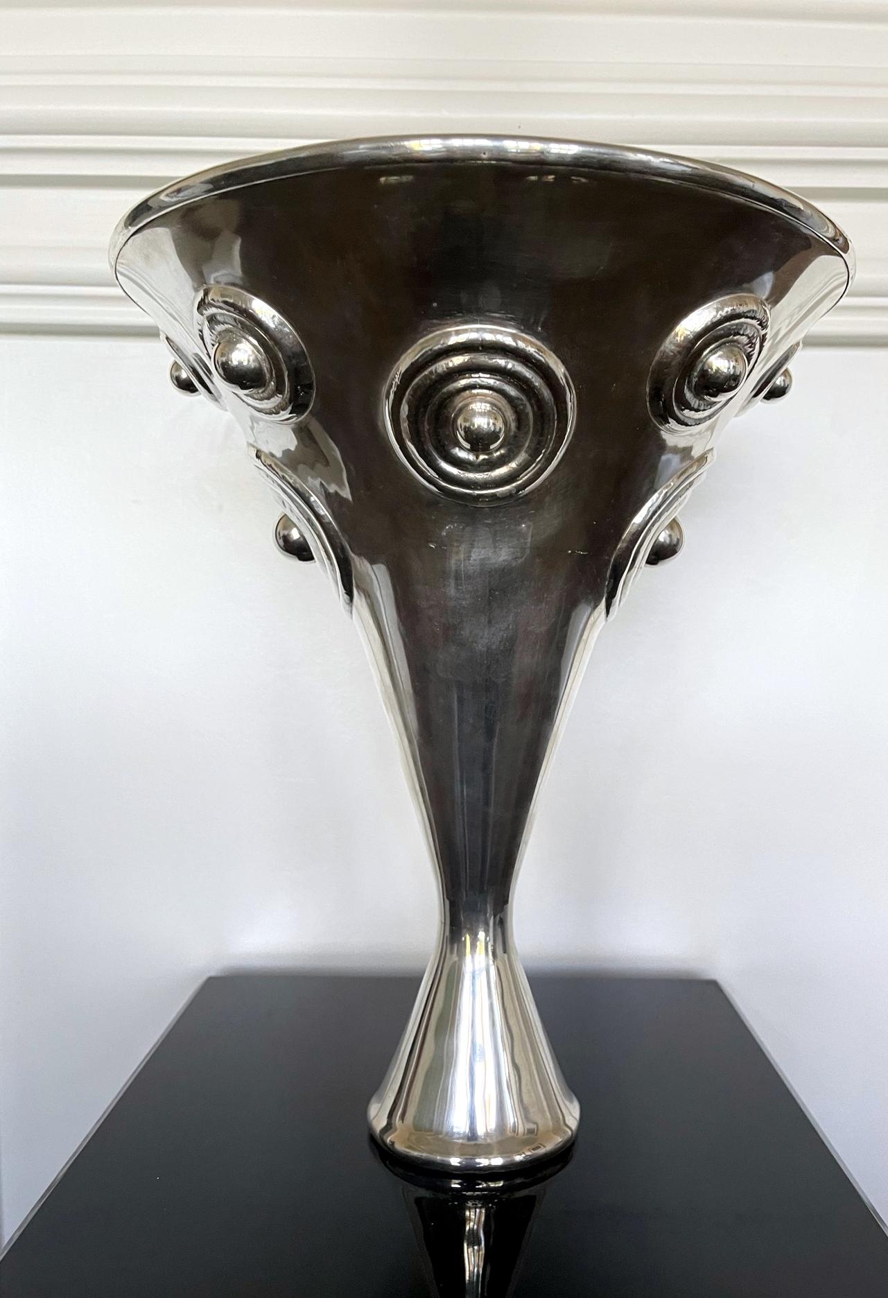 Modern Large and Stunning Sculptural Silver Vessel Graziella Laffi For Sale