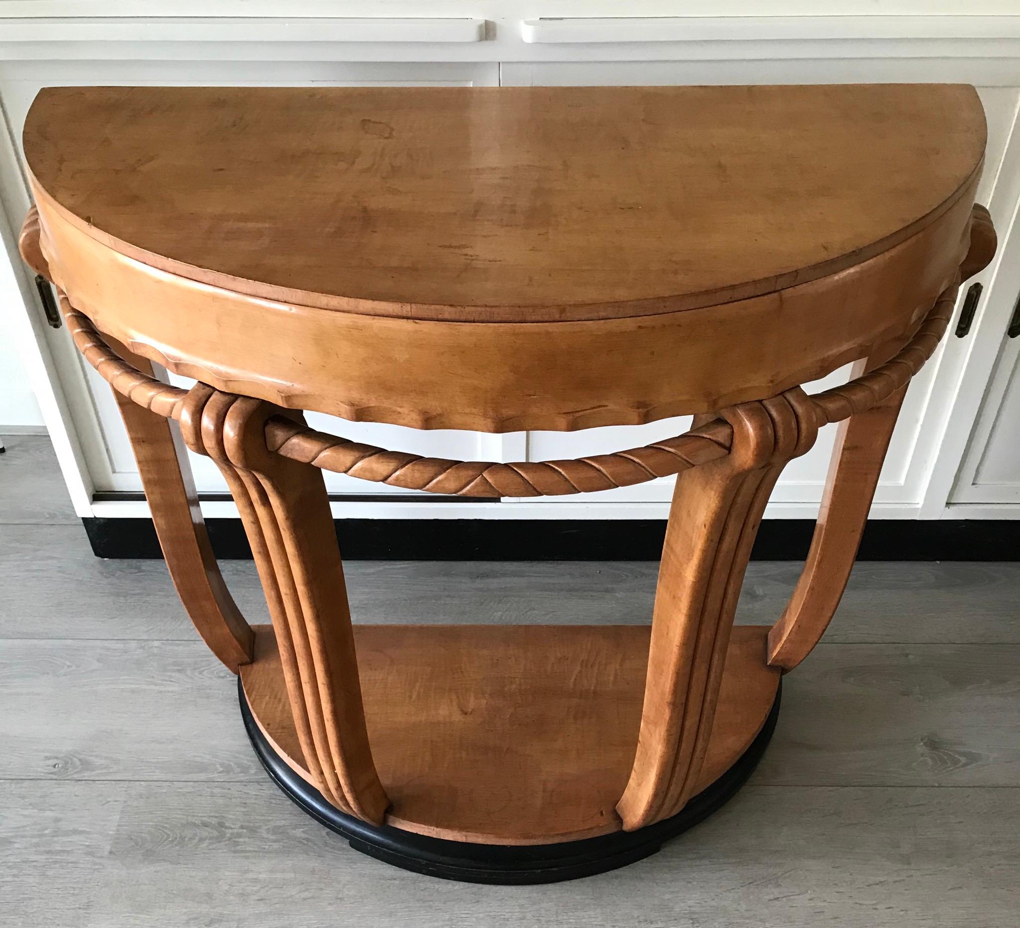 Consola / Mesa auxiliar Art Decó semicircular, grande y elegante, de madera de haya teñida Francés en venta
