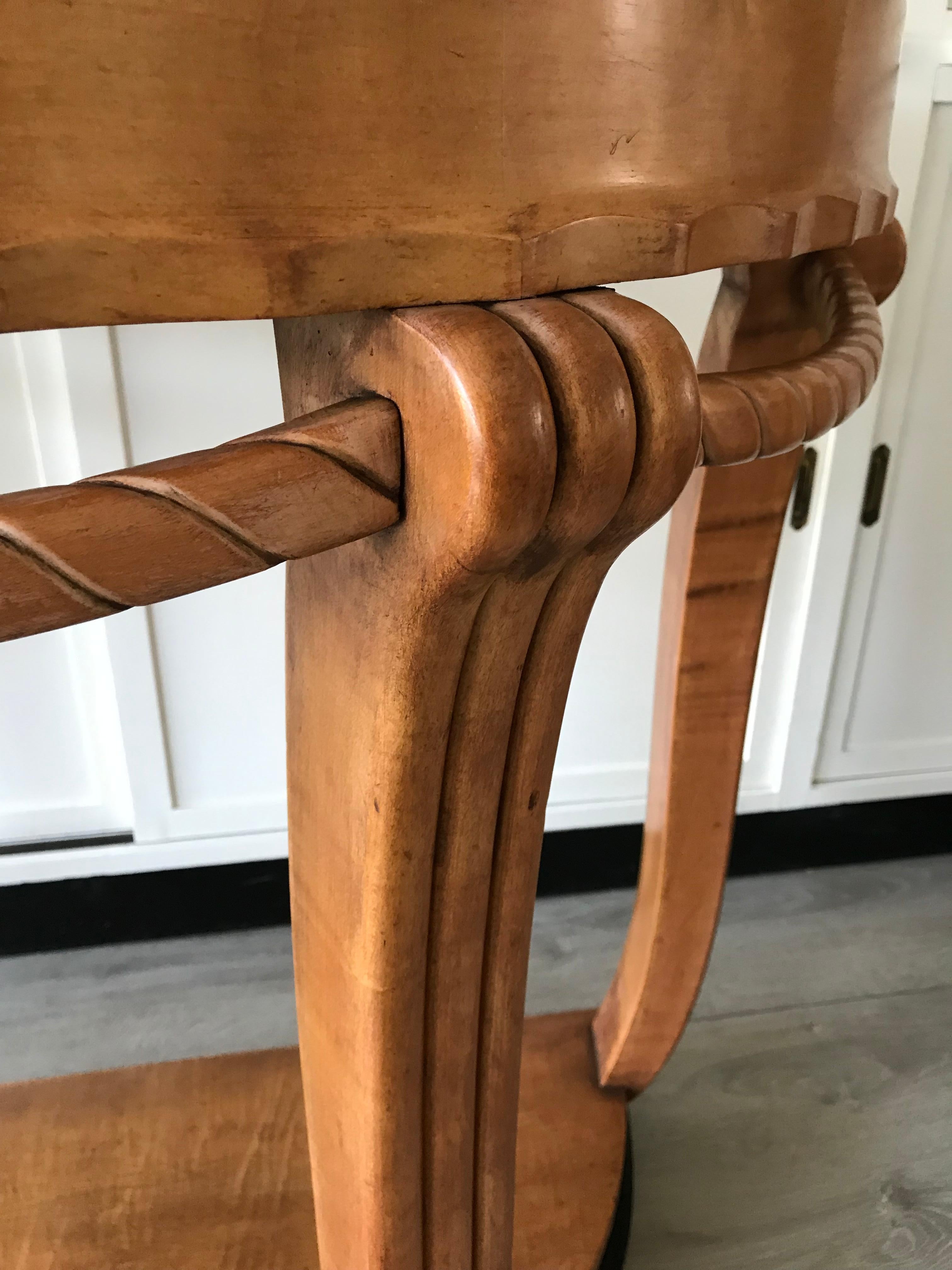 Consola / Mesa auxiliar Art Decó semicircular, grande y elegante, de madera de haya teñida en Bueno estado para la venta en Lisse, NL