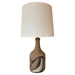 Große und hohe dänische brutalistische Keramik-Tischlampe, 1970er Jahre