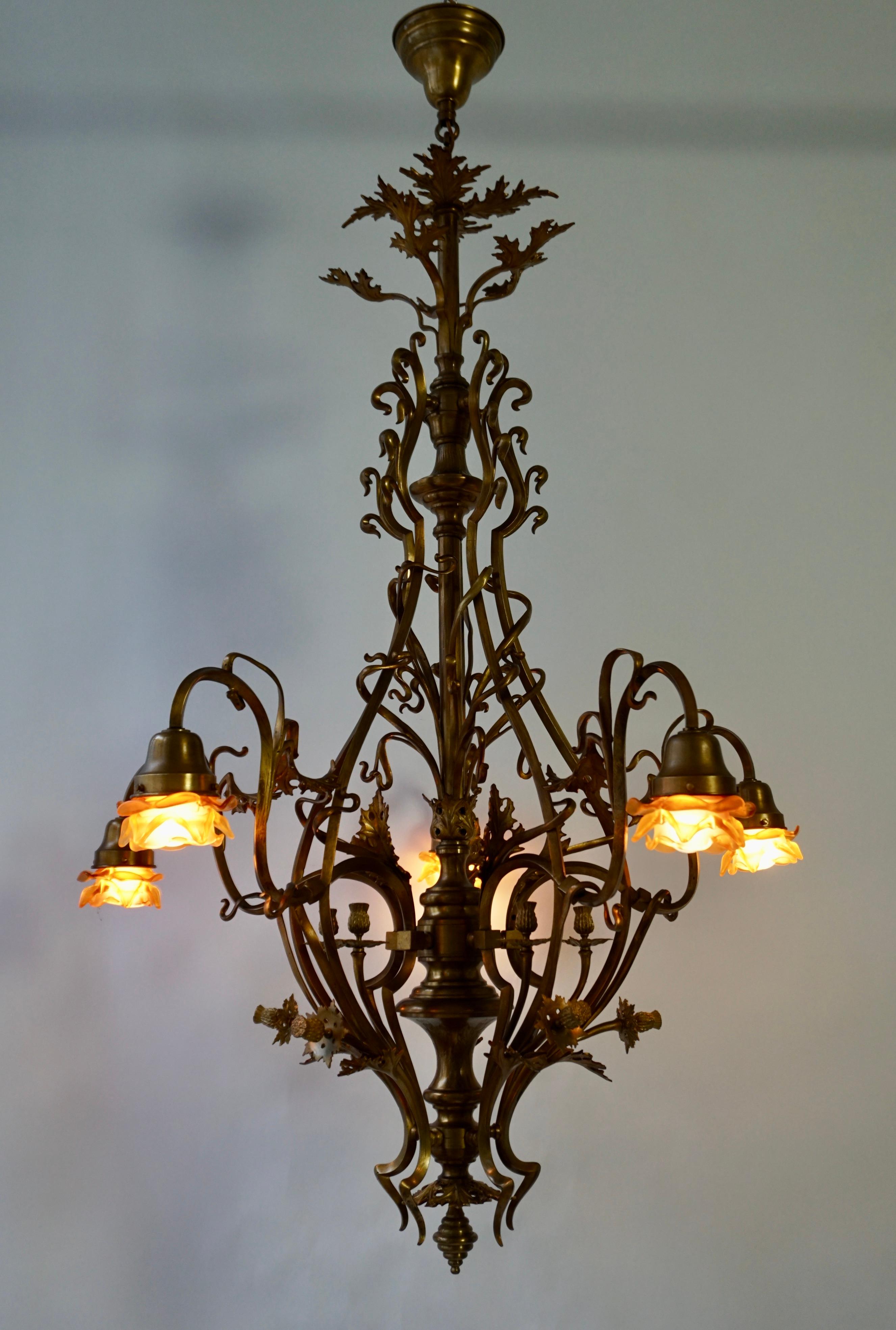 Grand et de grande qualité, élégant et exquis lustre Art Nouveau à 5 lumières en vente 1