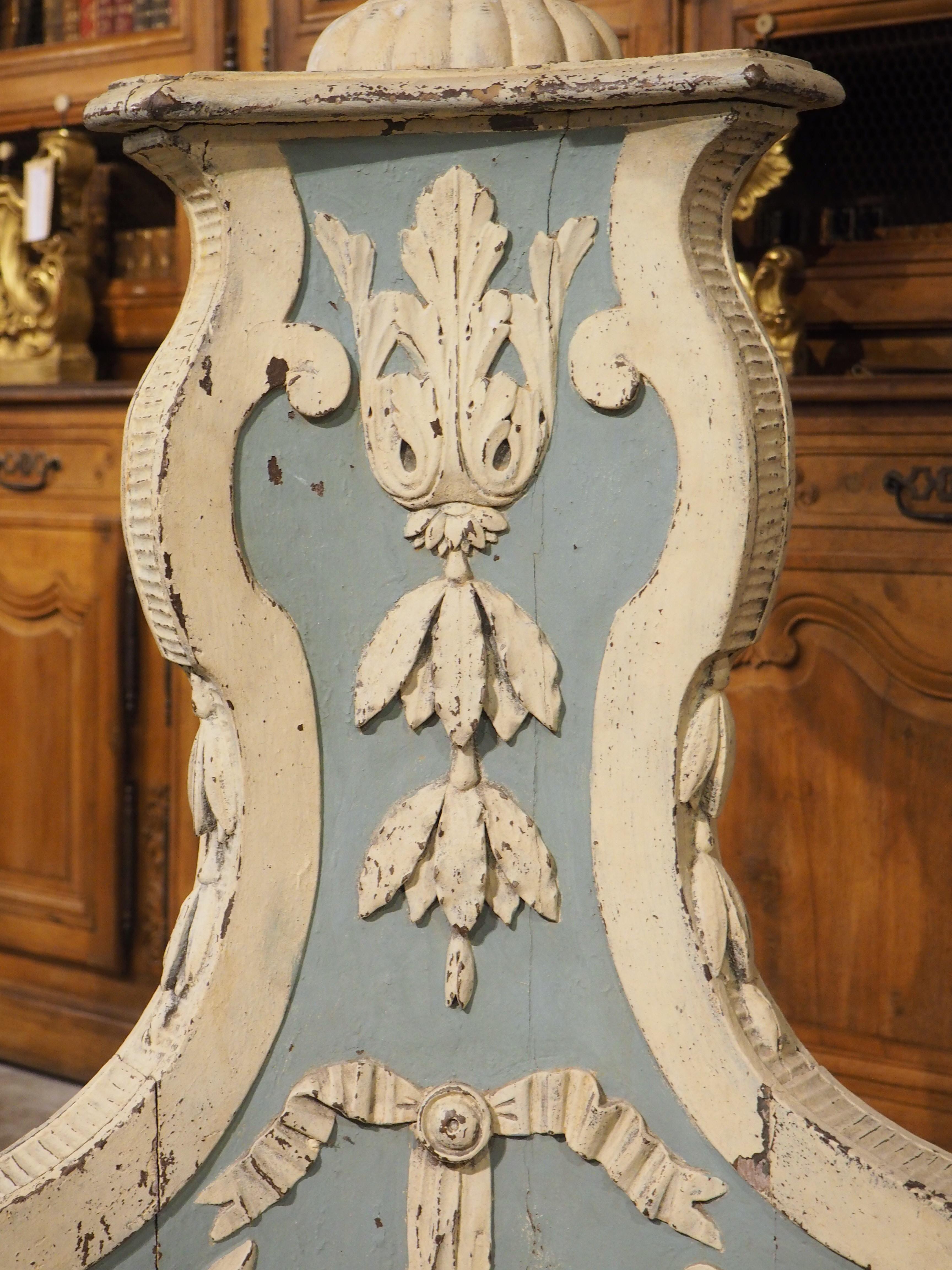 Hand-Carved Large and Unique 18th Century Painted Wooden Jardinière from Bruges For Sale
