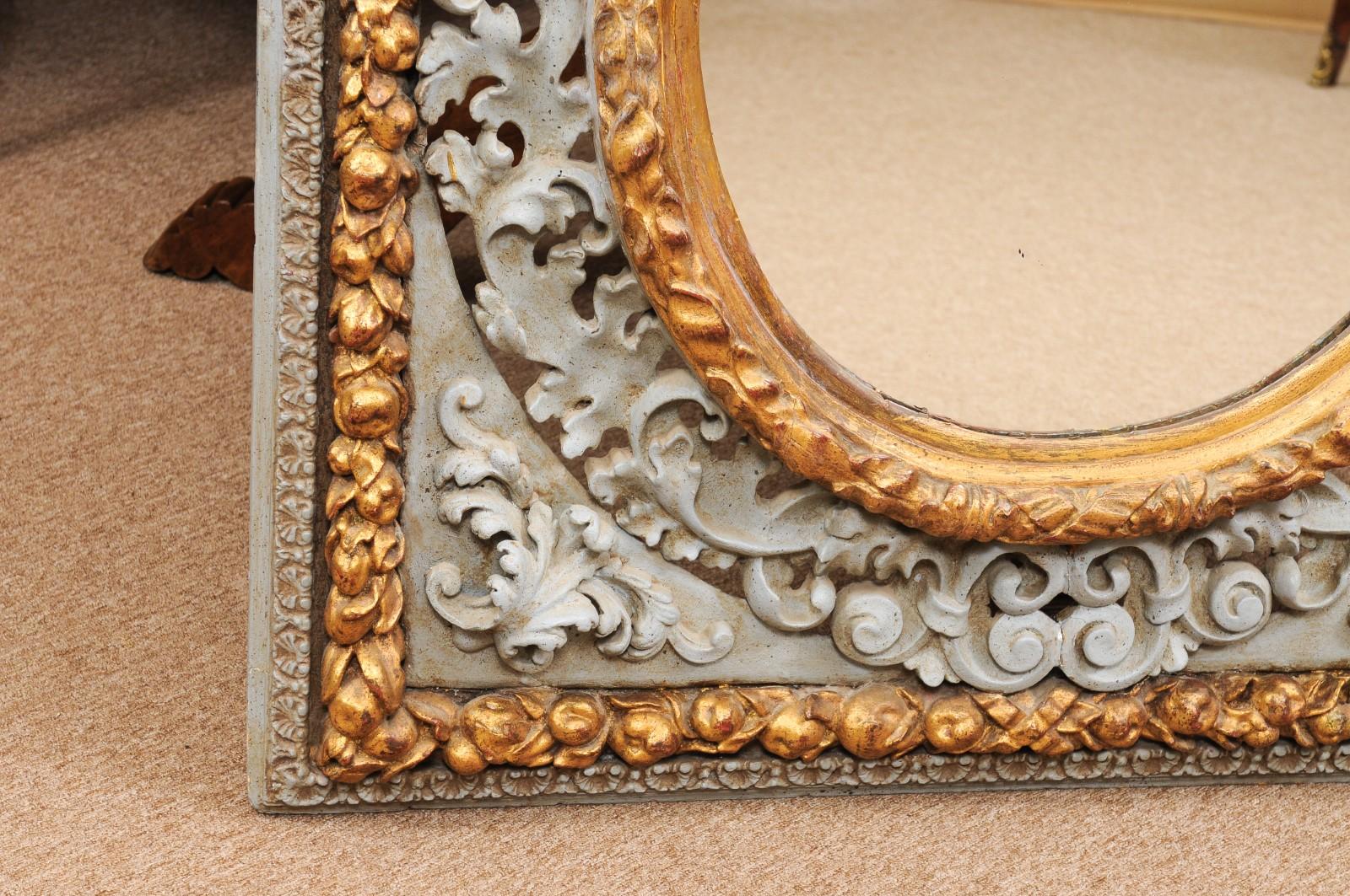 Miroir Grand et inhabituel miroir italien rococo du 18ème siècle peint en bleu et doré à la feuille en vente