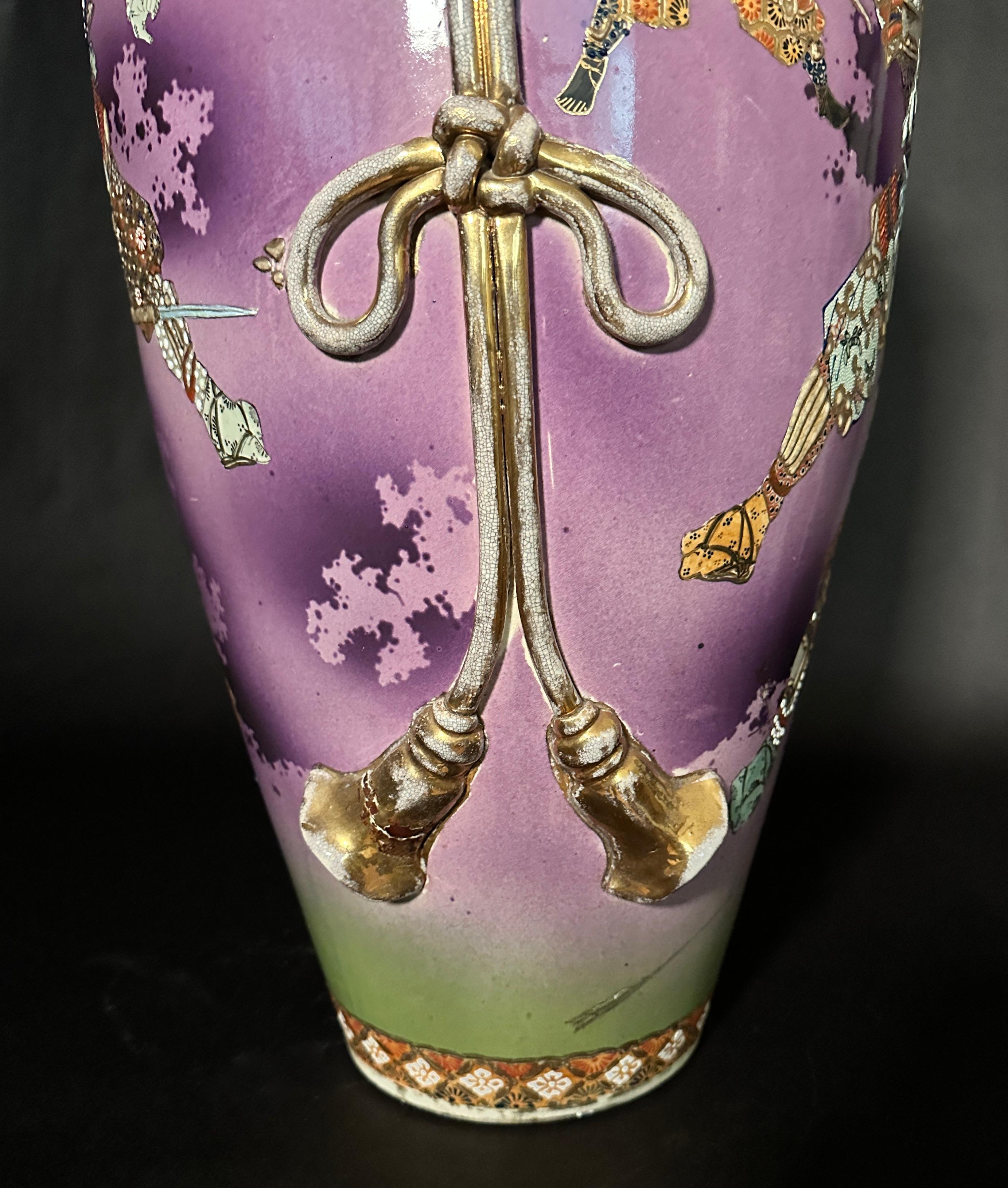 Giapponismo Vaso Satsuma grande e insolito con samurai in vendita