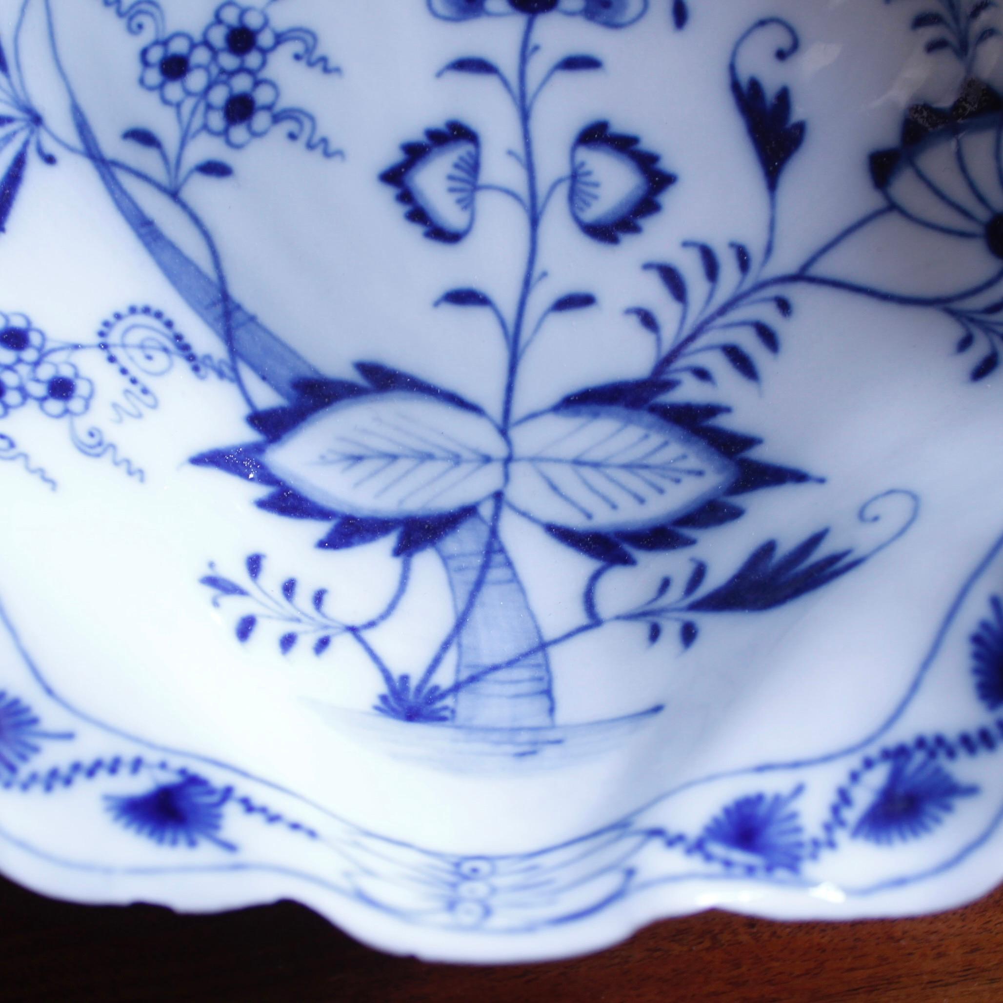 Porcelaine Grand bol en porcelaine de Meissen Porcelain en forme de coquillage, 19ème siècle en vente