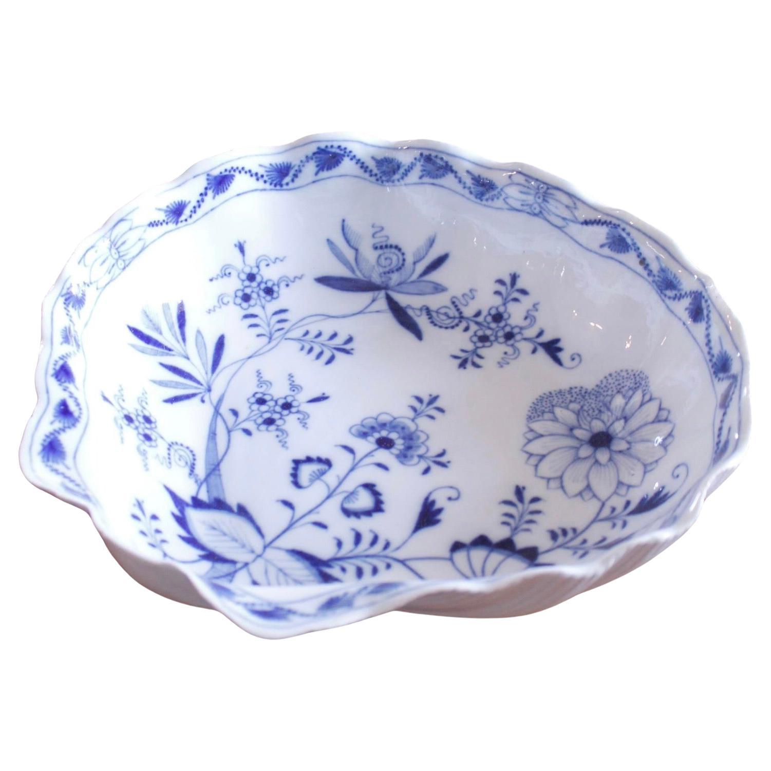 Large And Unusual Shell Shaped Antique Meissen Porcelain Bowl, 19th Century For Sale