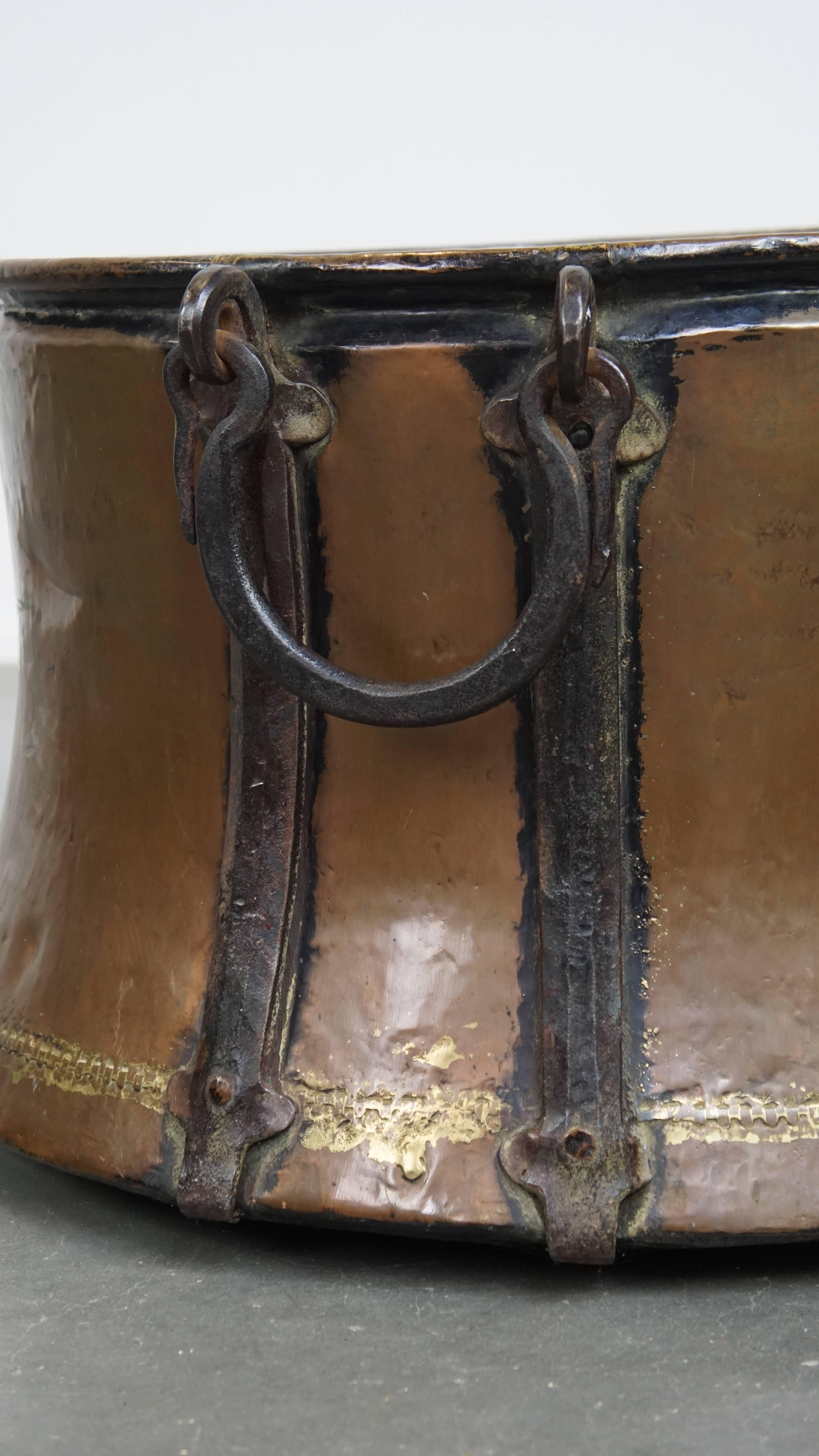 Large and Very Charming Antique Copper Kettle / Firewood Holder For Sale 4
