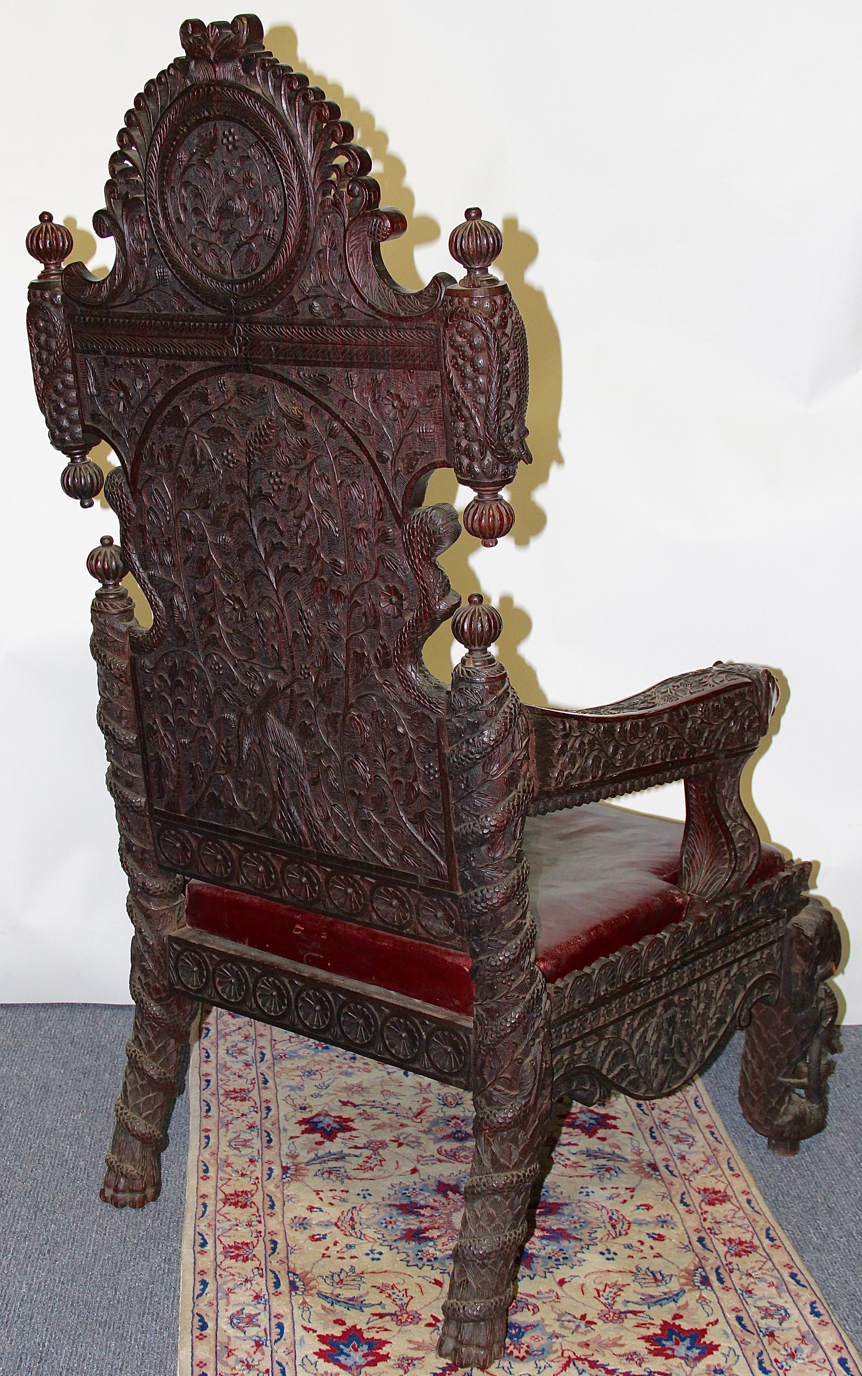 Grand fauteuil trône ancien très décoratif, bois massif du 19ème siècle en vente 7